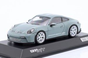 Porsche 911 (992)...