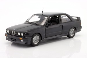BMW M3 (E30) Stre...