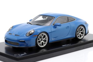 Porsche 911 (992)...
