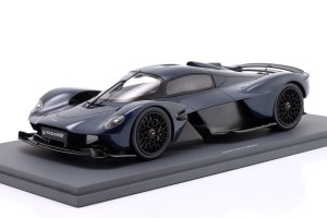 Aston Martin Valk...
