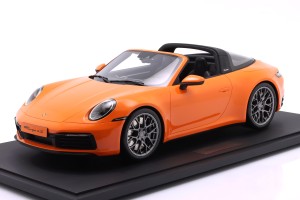 Porsche 911 (992)...