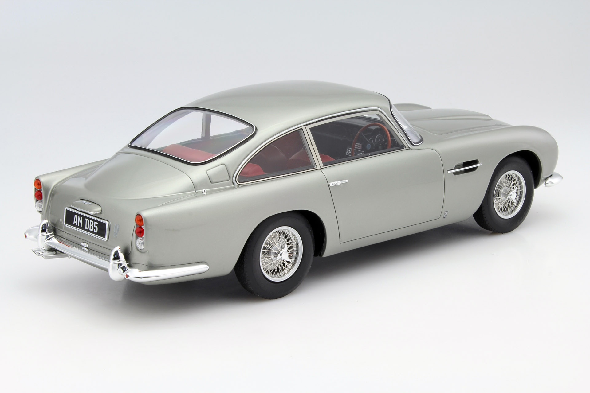Aston Martin DB5 silber  