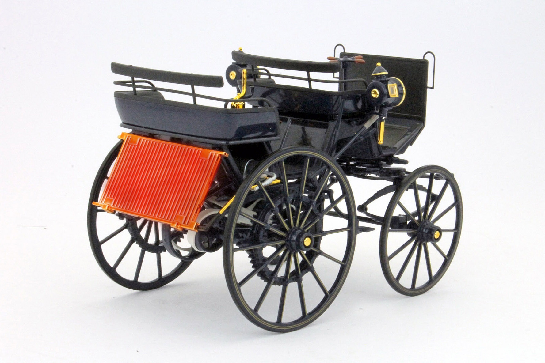 Daimler Motorkutsche Baujahr 1886   HQ