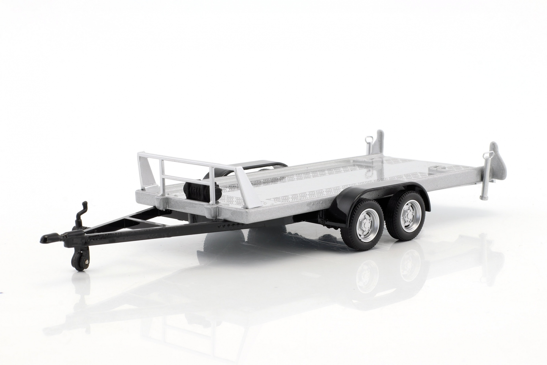Anh&auml;nger Autotransporter-H&auml;nger mit Tandemachse silber  
