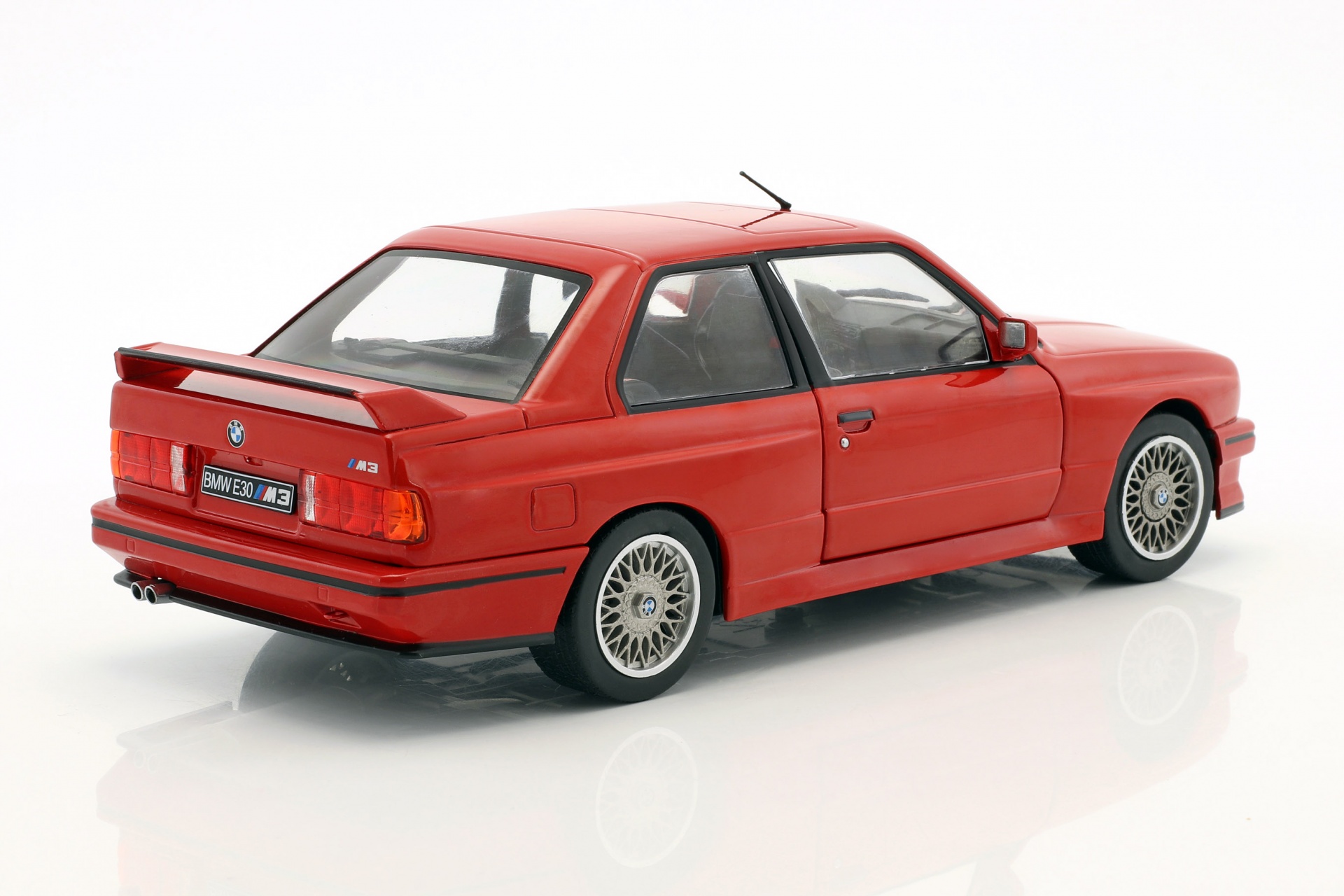 BMW M3 E30 Baujahr 1986 rot  