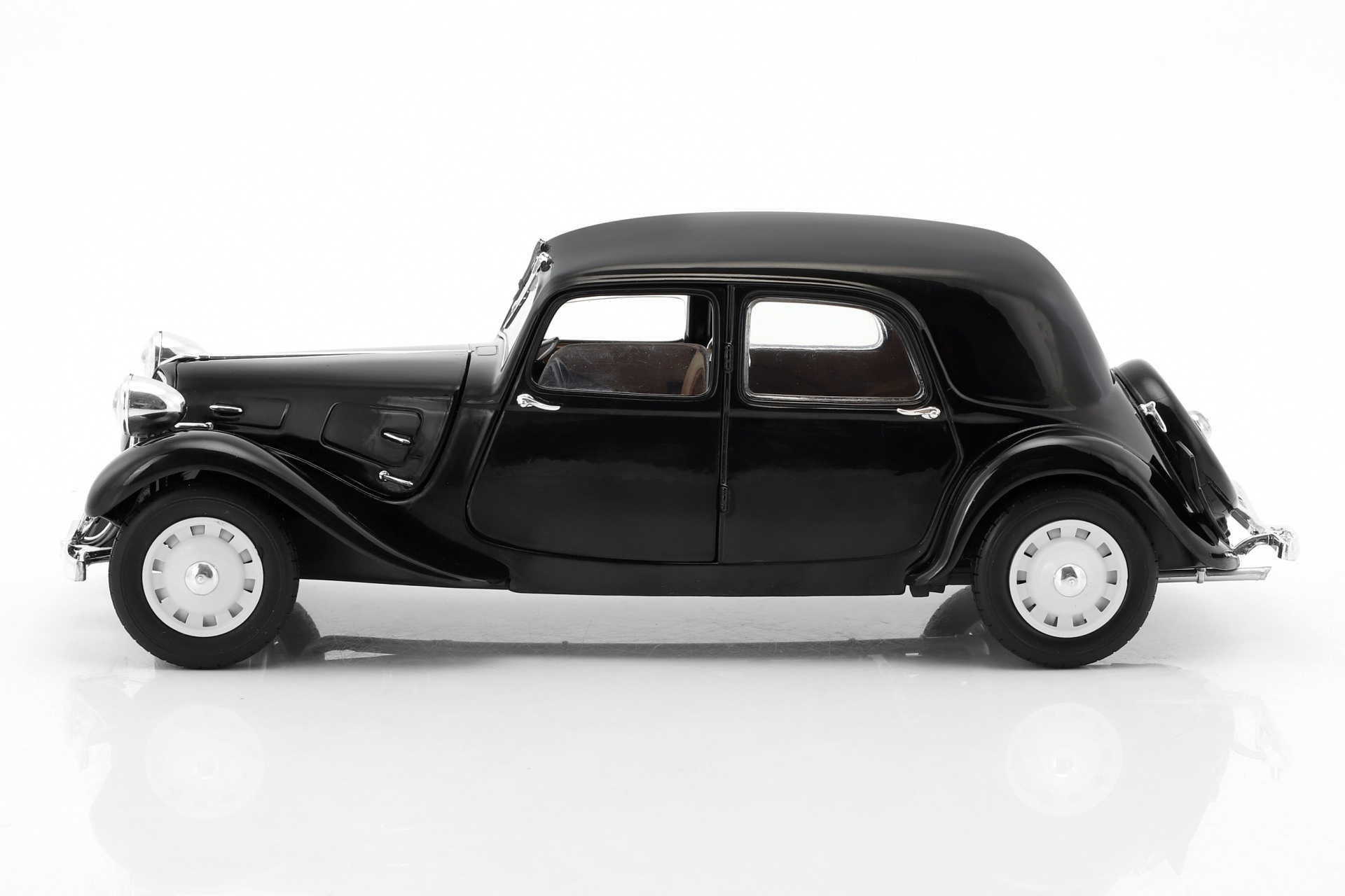 Citroen Traction 11CV Baujahr 1937 schwarz  