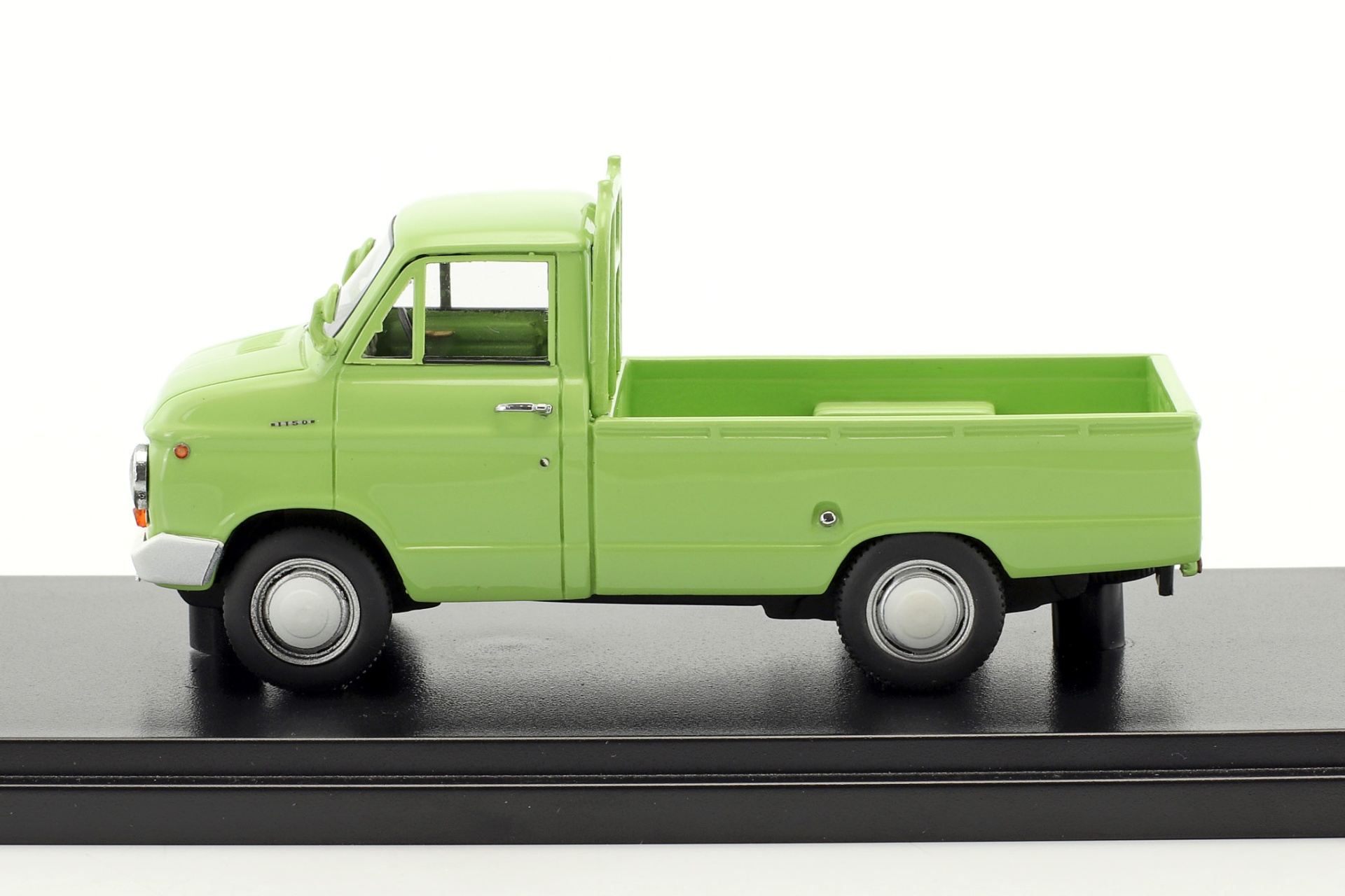 Nissan Datsun Cablight Truck hellgr&uuml;n  