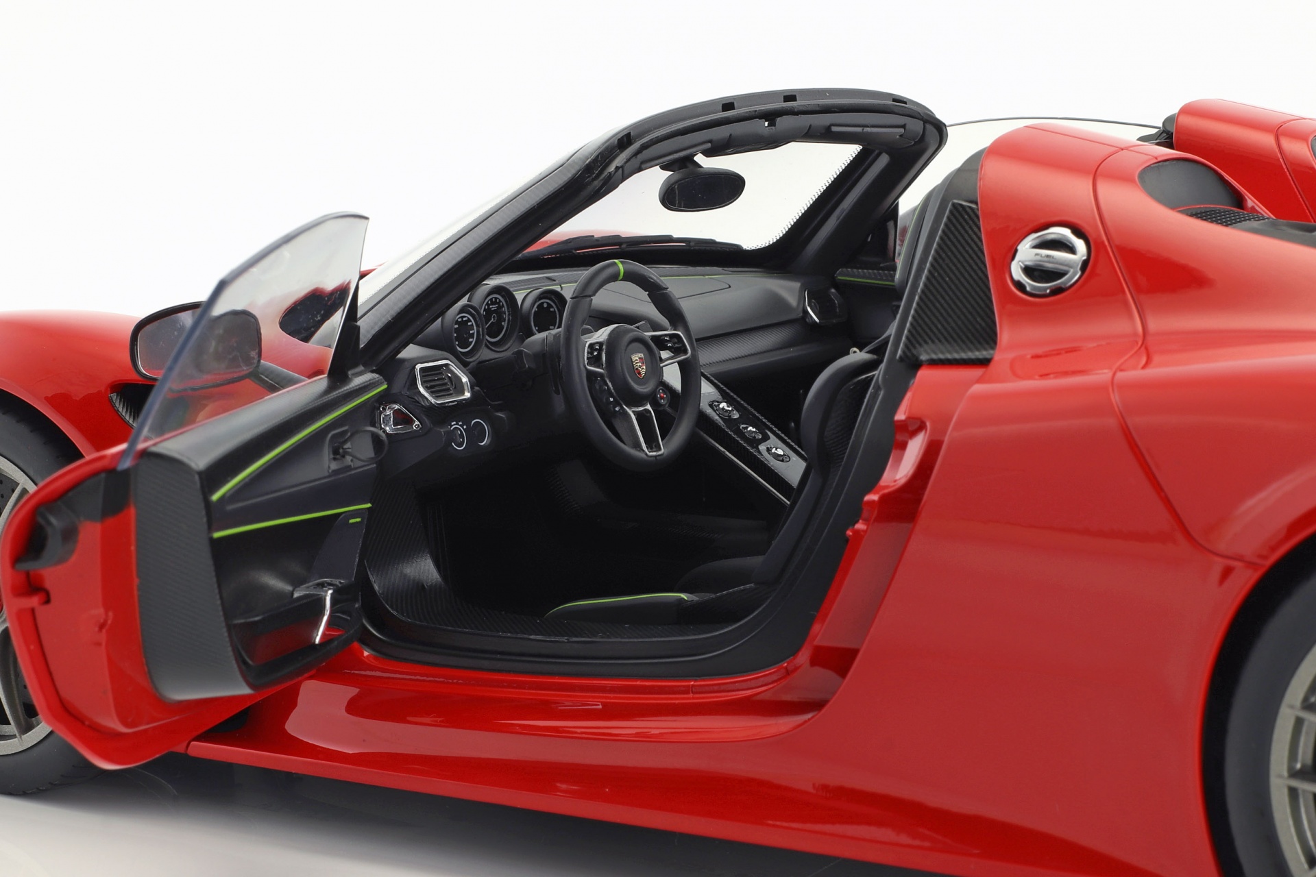 Porsche 918 Spyder Weissach Paket Baujahr 2013 indischrot  