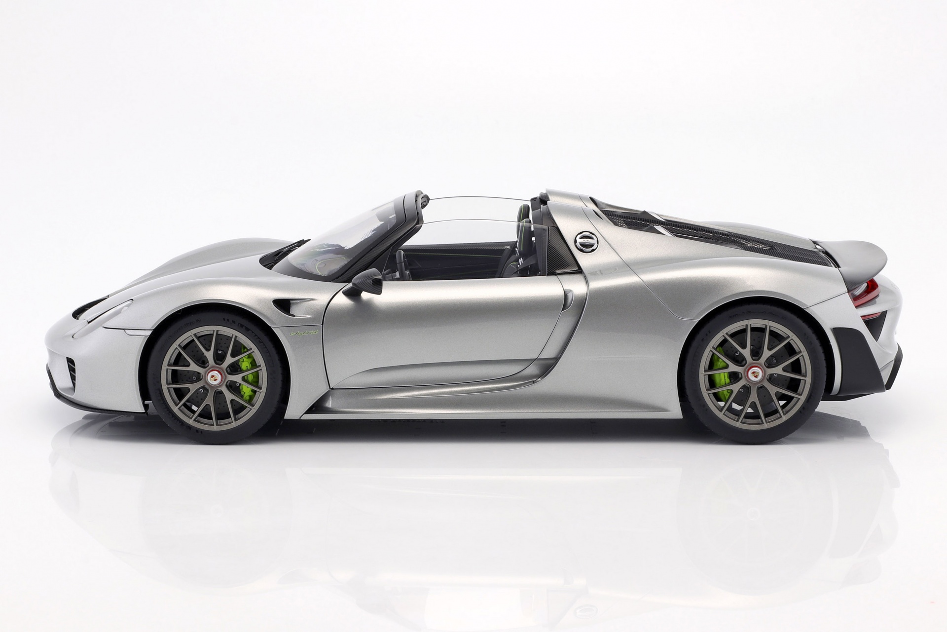 Porsche 918 Spyder Baujahr 2013 silber  