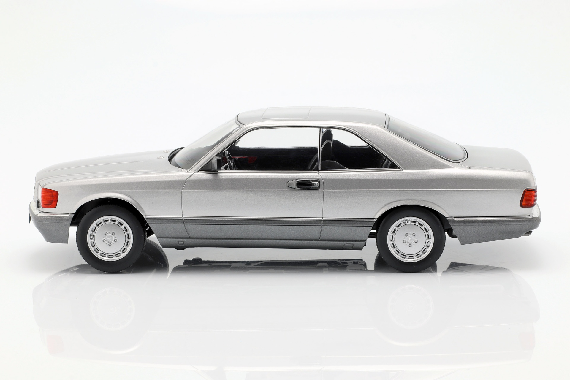 Mercedes-Benz 560 SEC C126 Baujahr 1985 silber  