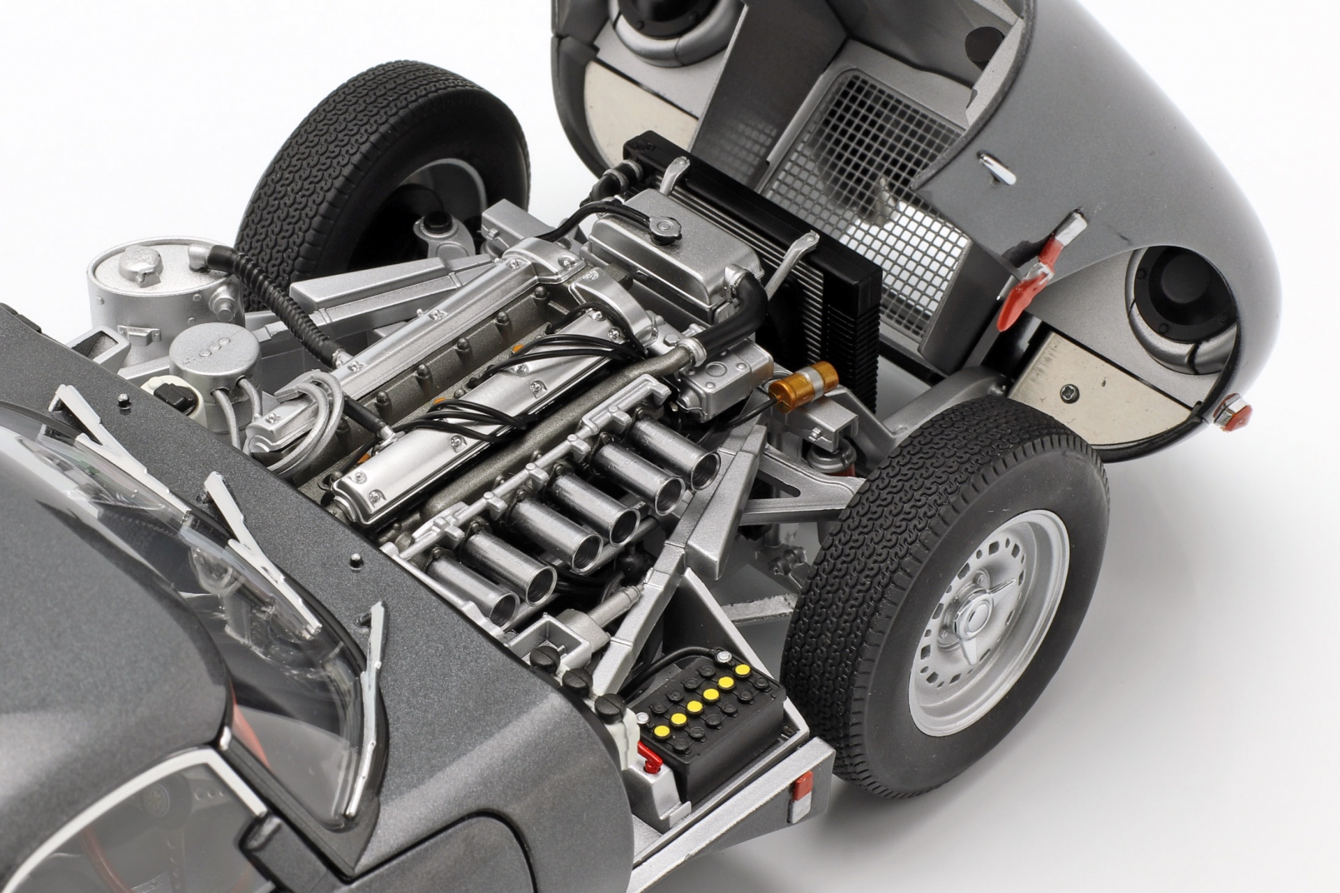 Jaguar Lightweight E-Type mit abnehmbarem Dach Baujahr 2015 dunkelgrau  