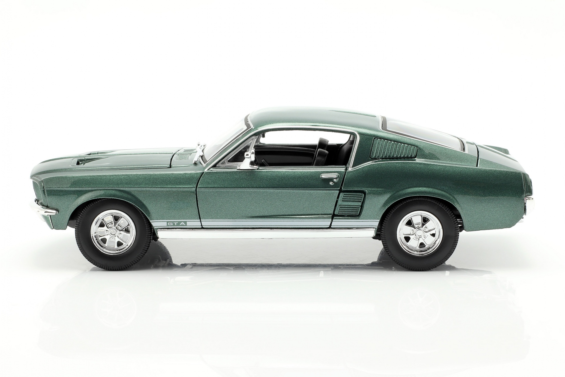 Ford Mustang GTA Fastback Baujahr 1967 gr&uuml;n  