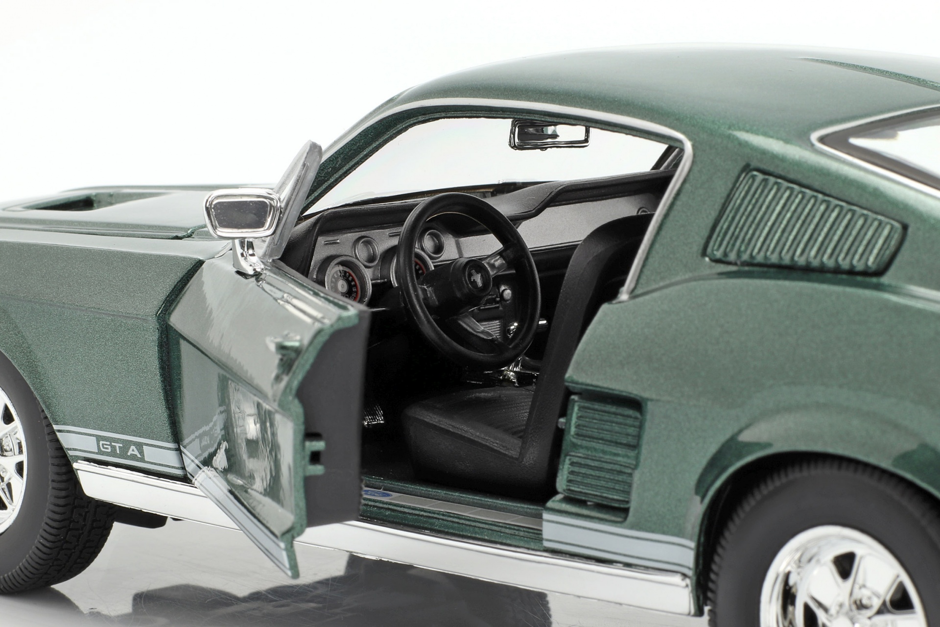 Ford Mustang GTA Fastback Baujahr 1967 gr&uuml;n  