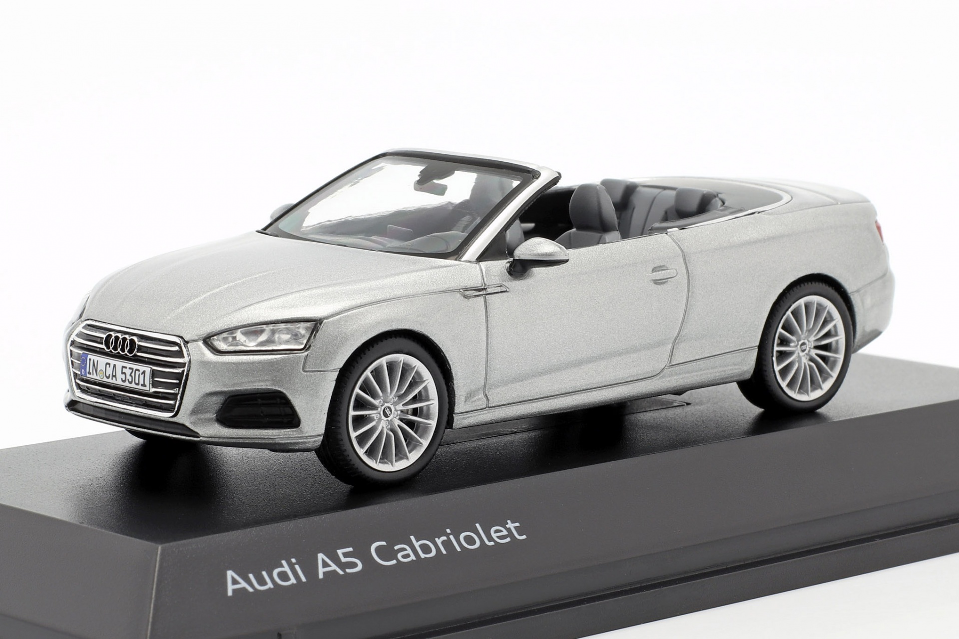 Audi A5 Cabriolet Baujahr 2017 florettsilber  