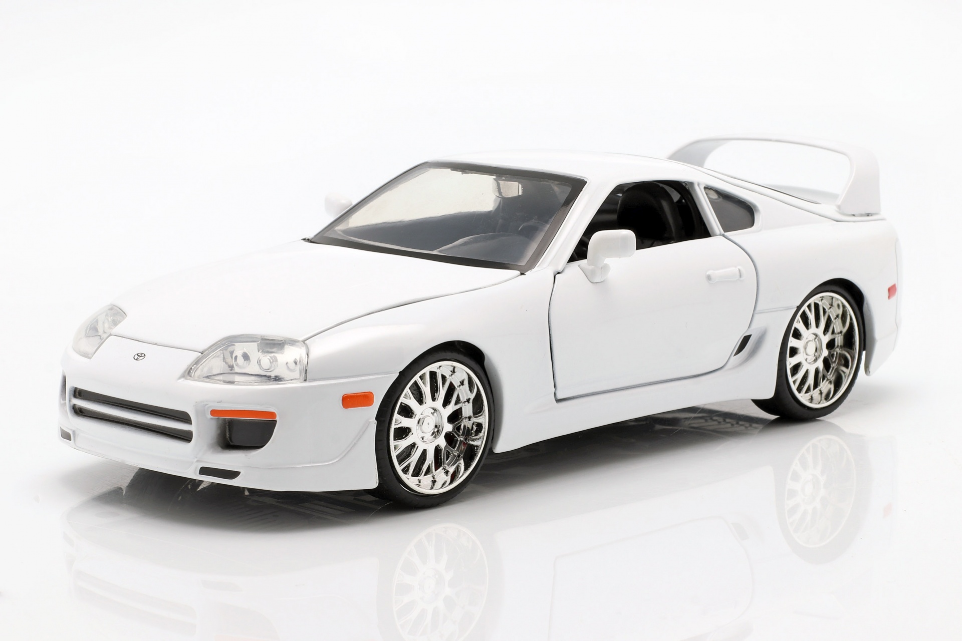 Brian's Toyota Supra aus dem Film Fast and Furious 7 2015 wei&szlig;  Jada Toys