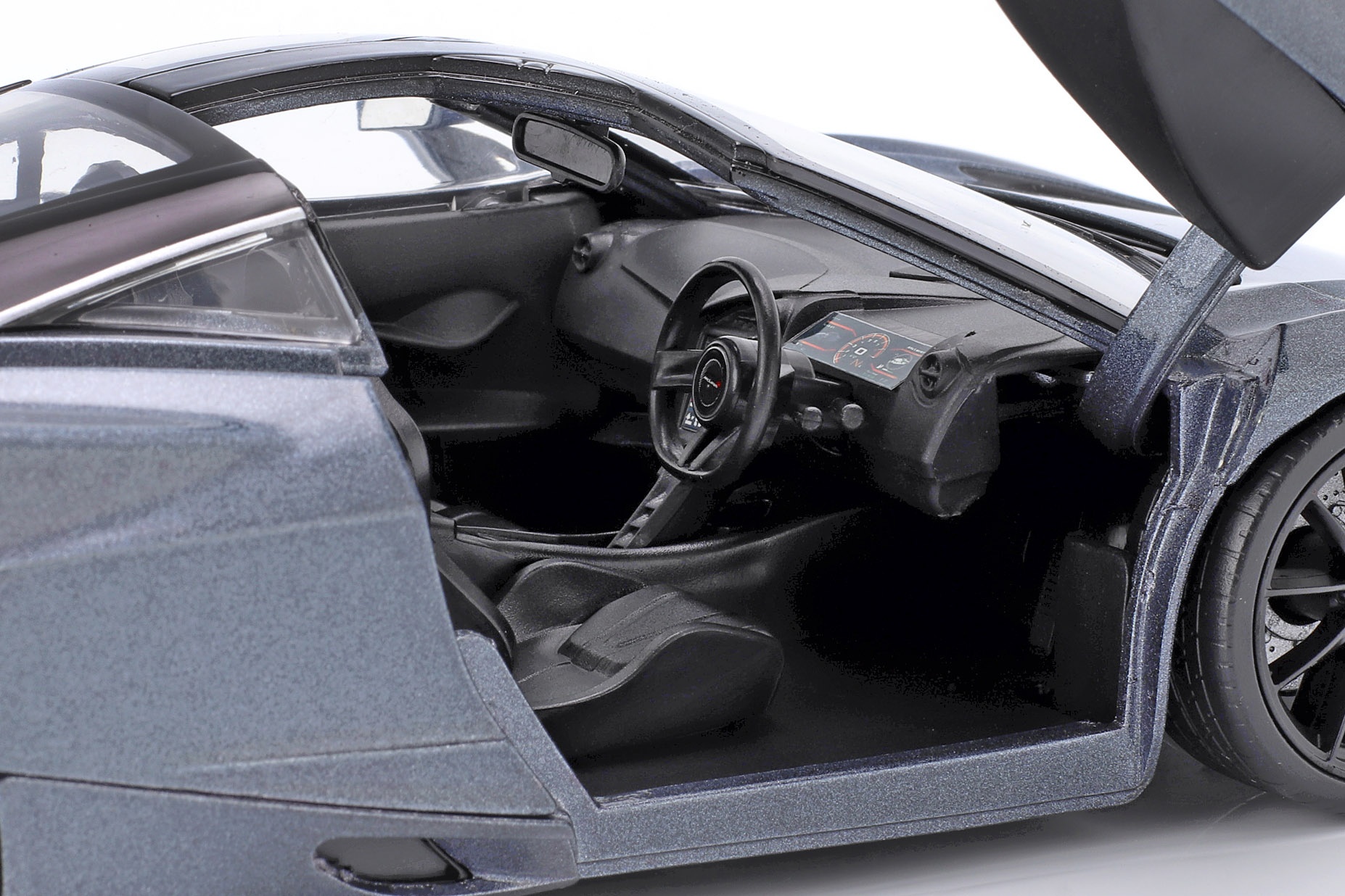 Shaw's McLaren 720S Film Fast & Furious Hobbs & Shaw (2019) grau metallic  Jada Toys