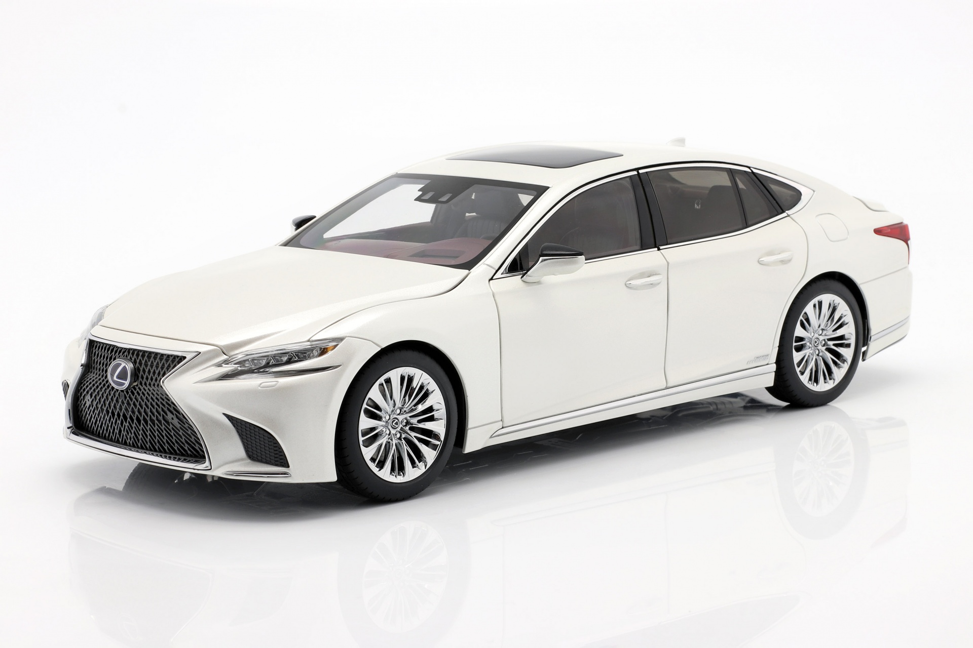 Lexus LS 500h Baujahr 2018 sonic wei&szlig; metallic  