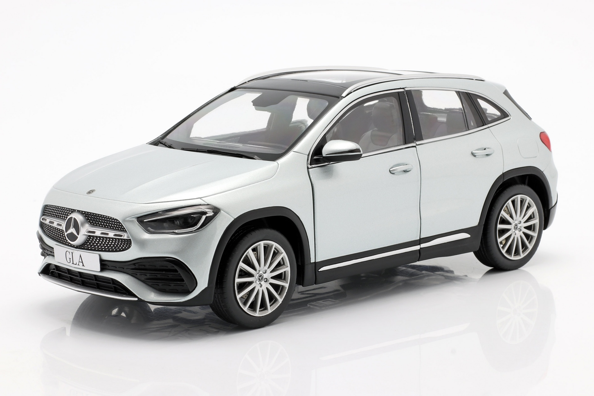 Mercedes-Benz GLA-Klasse (H247) Baujahr 2020 iridiumsilber  