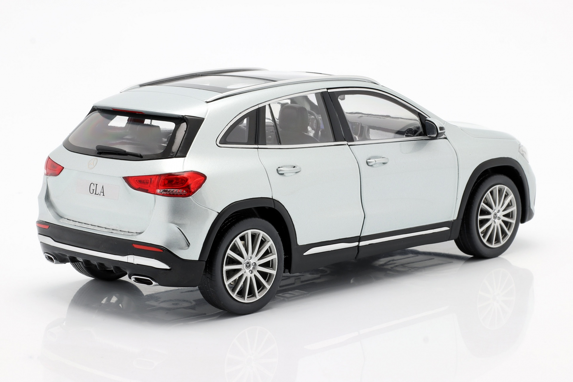 Mercedes-Benz GLA-Klasse (H247) Baujahr 2020 iridiumsilber  