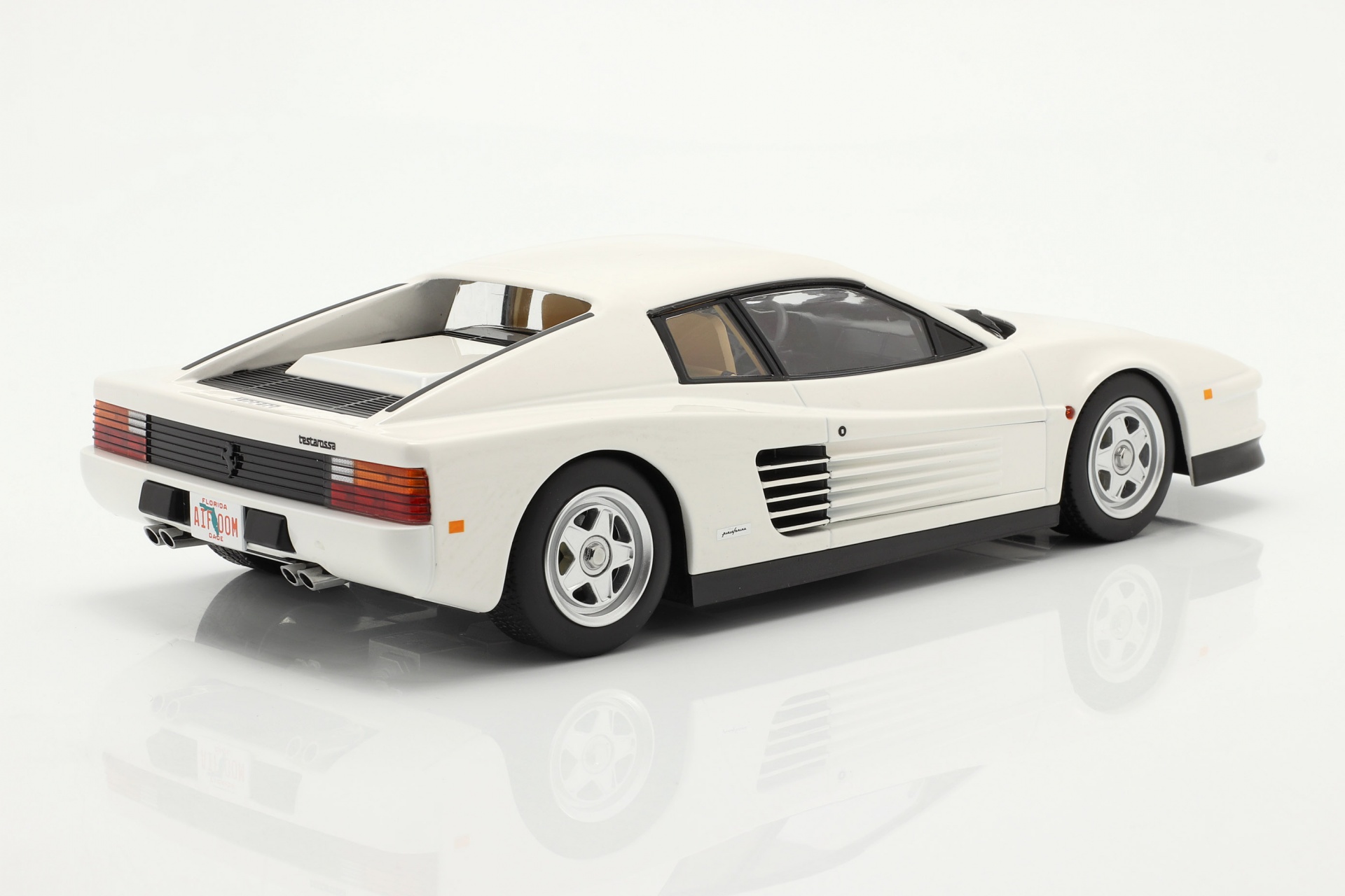 Ferrari Testarossa Monospecchio US-Version Baujahr 1984 wei&szlig;  