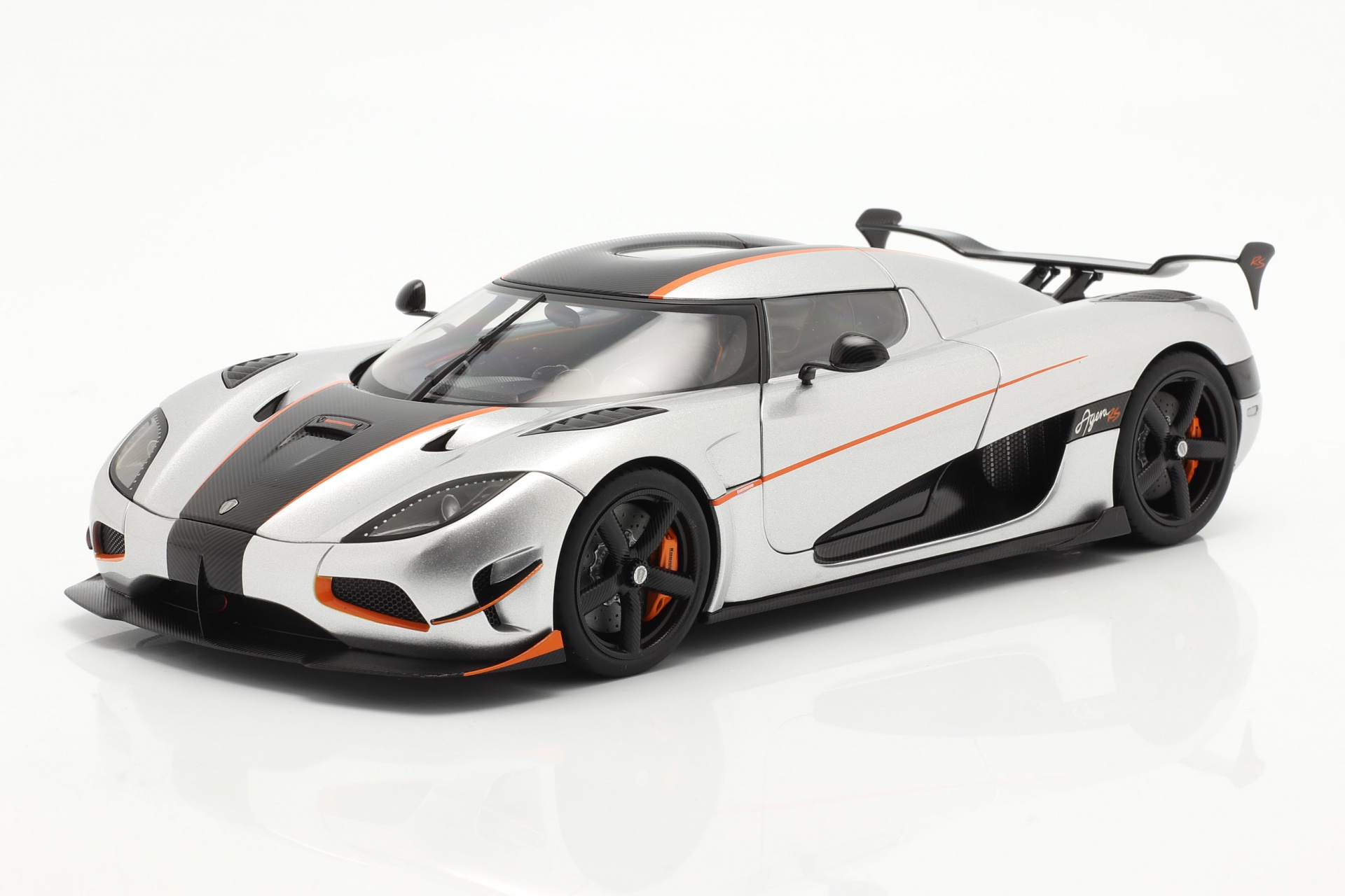 Koenigsegg Agera RS Baujahr 2015 silber / carbon  