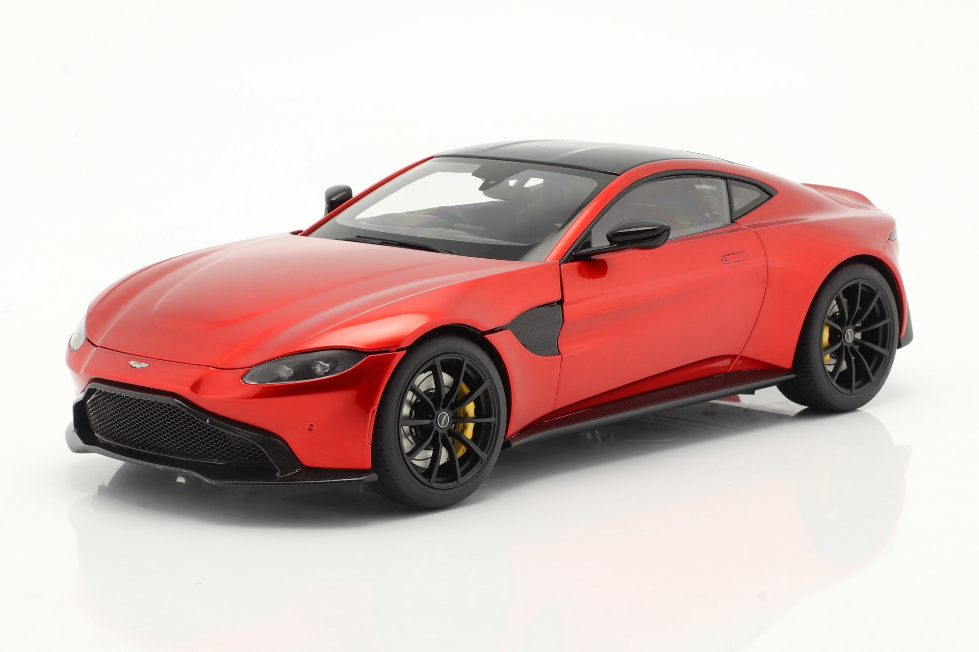Aston Martin Vantage Baujahr 2019 hyper rot  