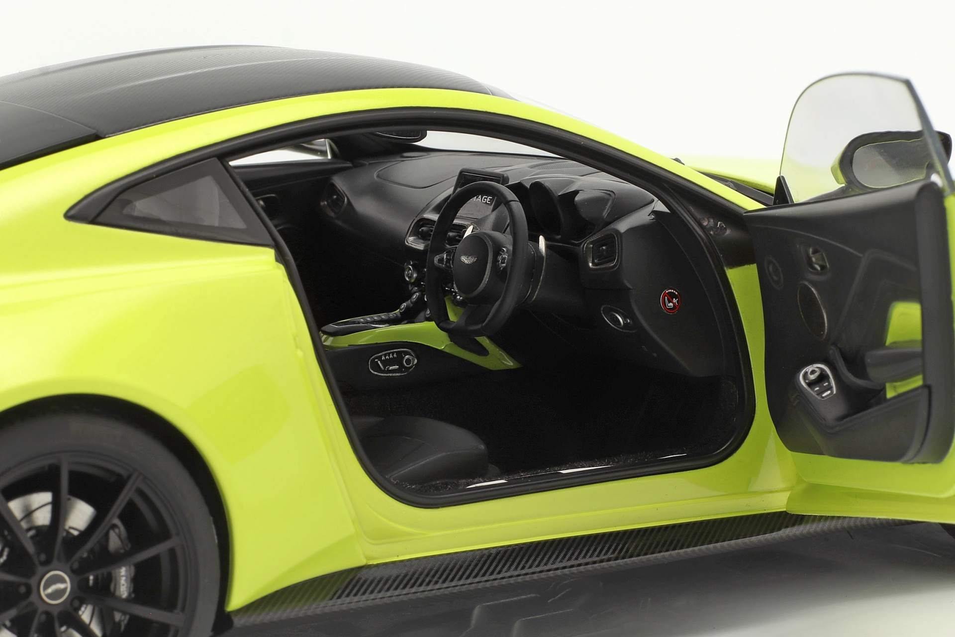 Aston Martin Vantage Baujahr 2019 limettengr&uuml;n  