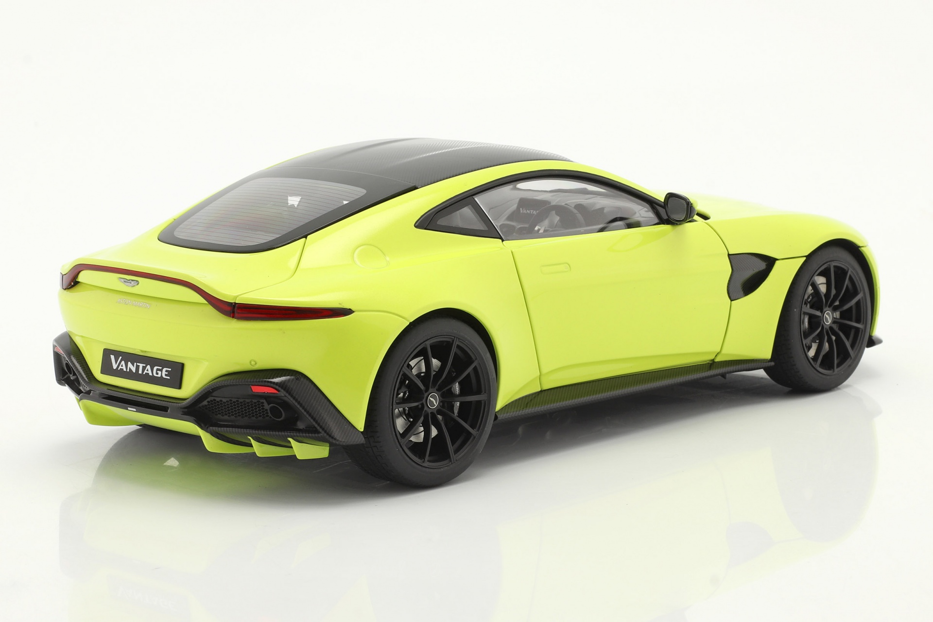 Aston Martin Vantage Baujahr 2019 limettengr&uuml;n  