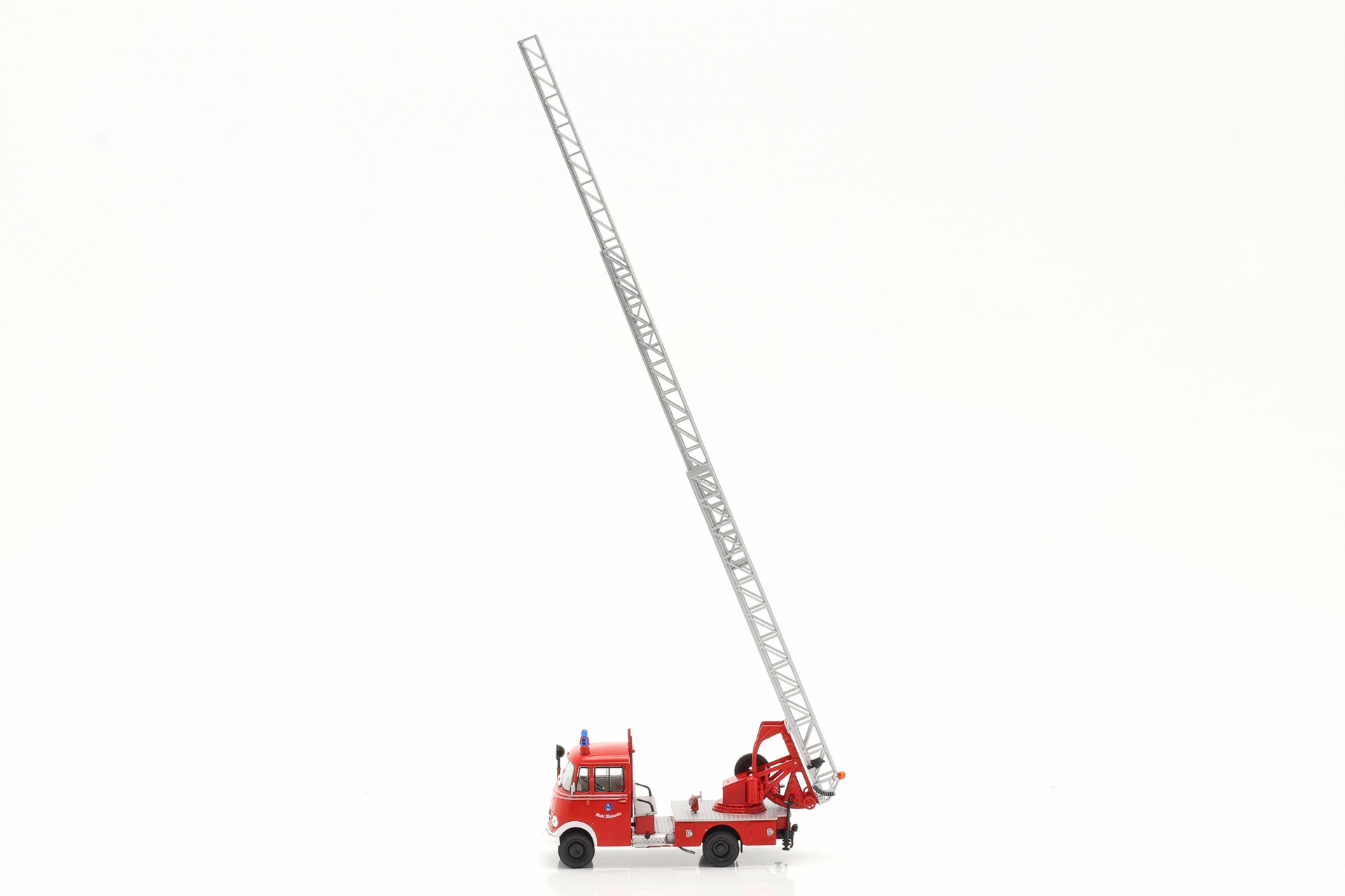 Mercedes-Benz L319 Feuerwehr Walsrode mit Drehleiter rot  