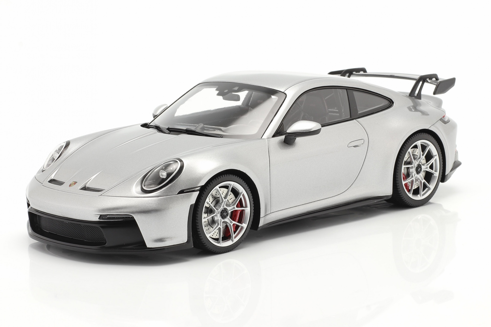 Porsche 911 (992) GT3 2021 GT-silber metallic mit Vitrine  