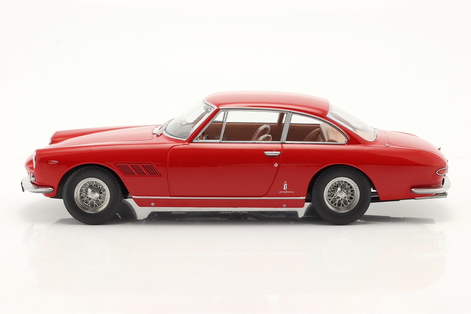 Ferrari 330 GT 2+2 Baujahr 1964 rot  