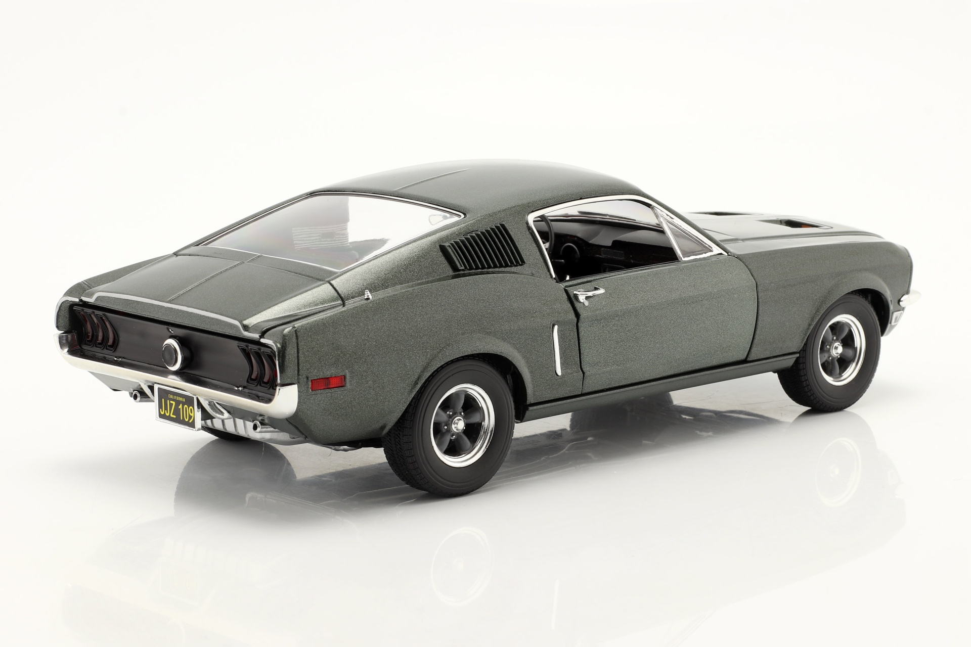 Ford Mustang GT Baujahr 1968 dunkelgr&uuml;n metallic  