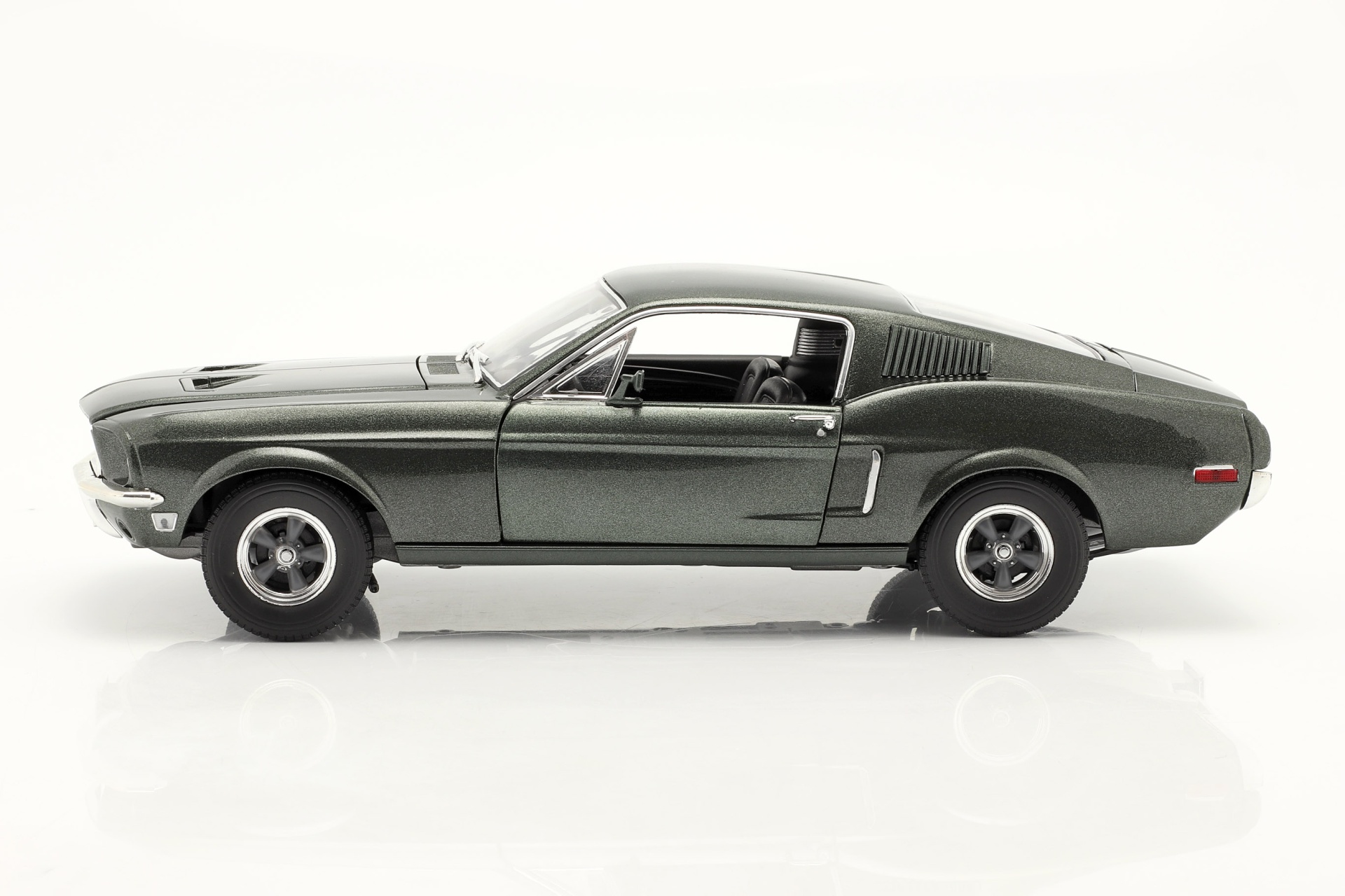 Ford Mustang GT Baujahr 1968 dunkelgr&uuml;n metallic  