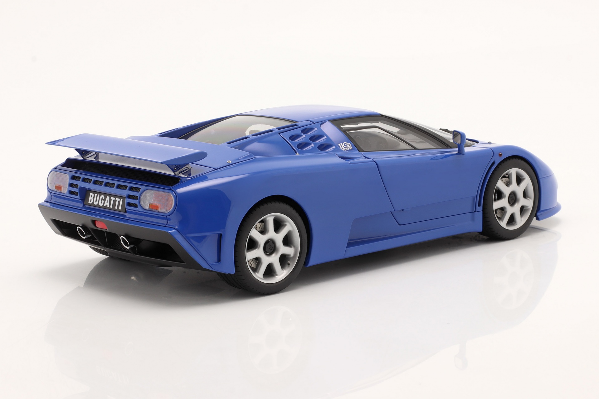 Bugatti EB 110 SS Baujahr 1992 french racing blau  
