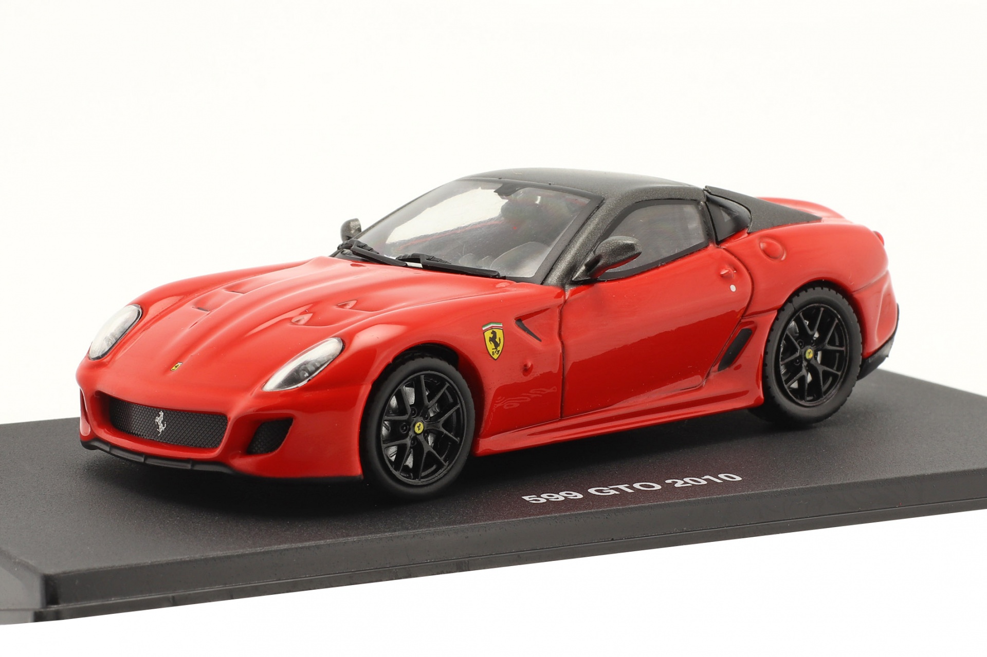 Ferrari 599 GTO Baujahr 2010 mit Vitrine rot  