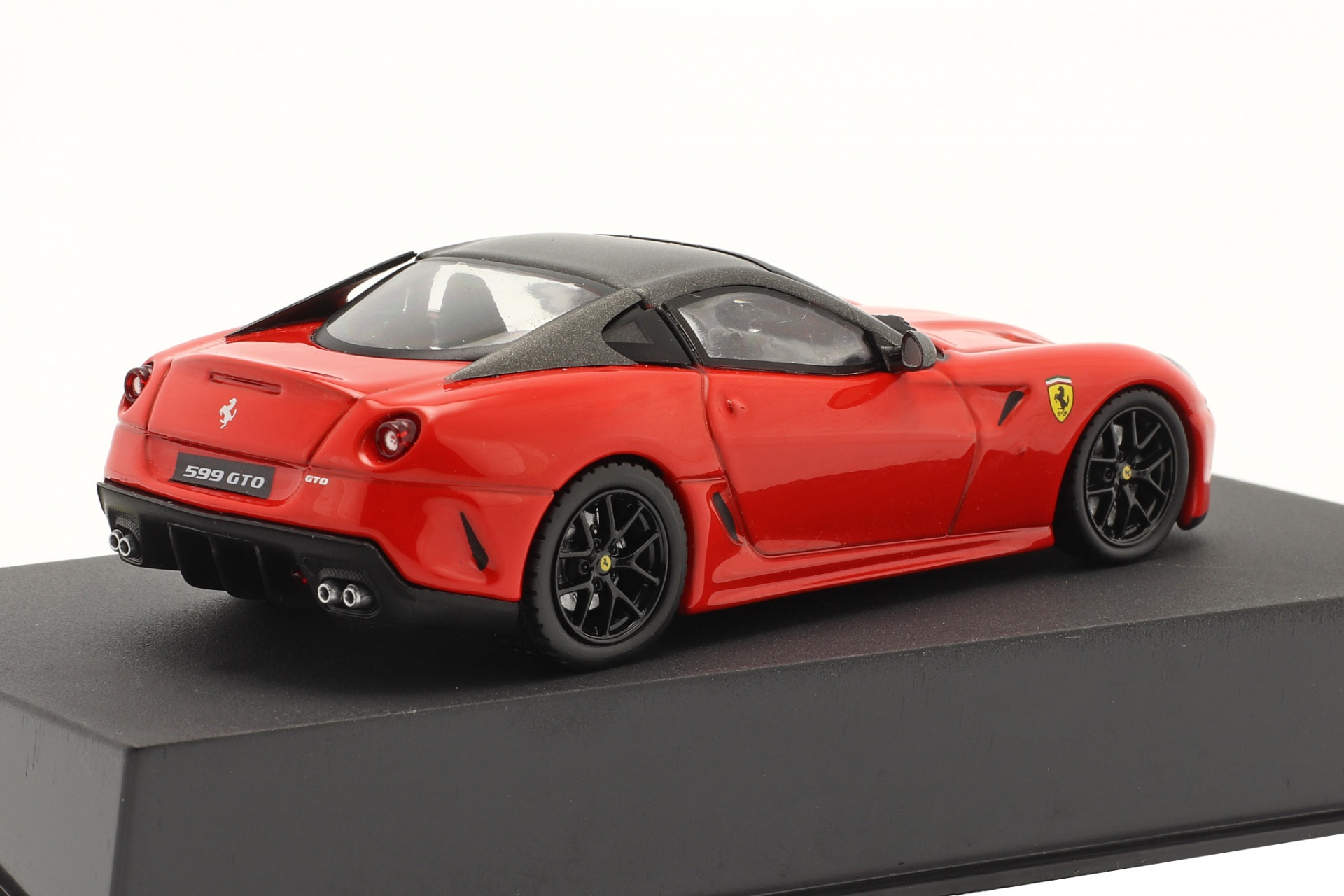 Ferrari 599 GTO Baujahr 2010 mit Vitrine rot  