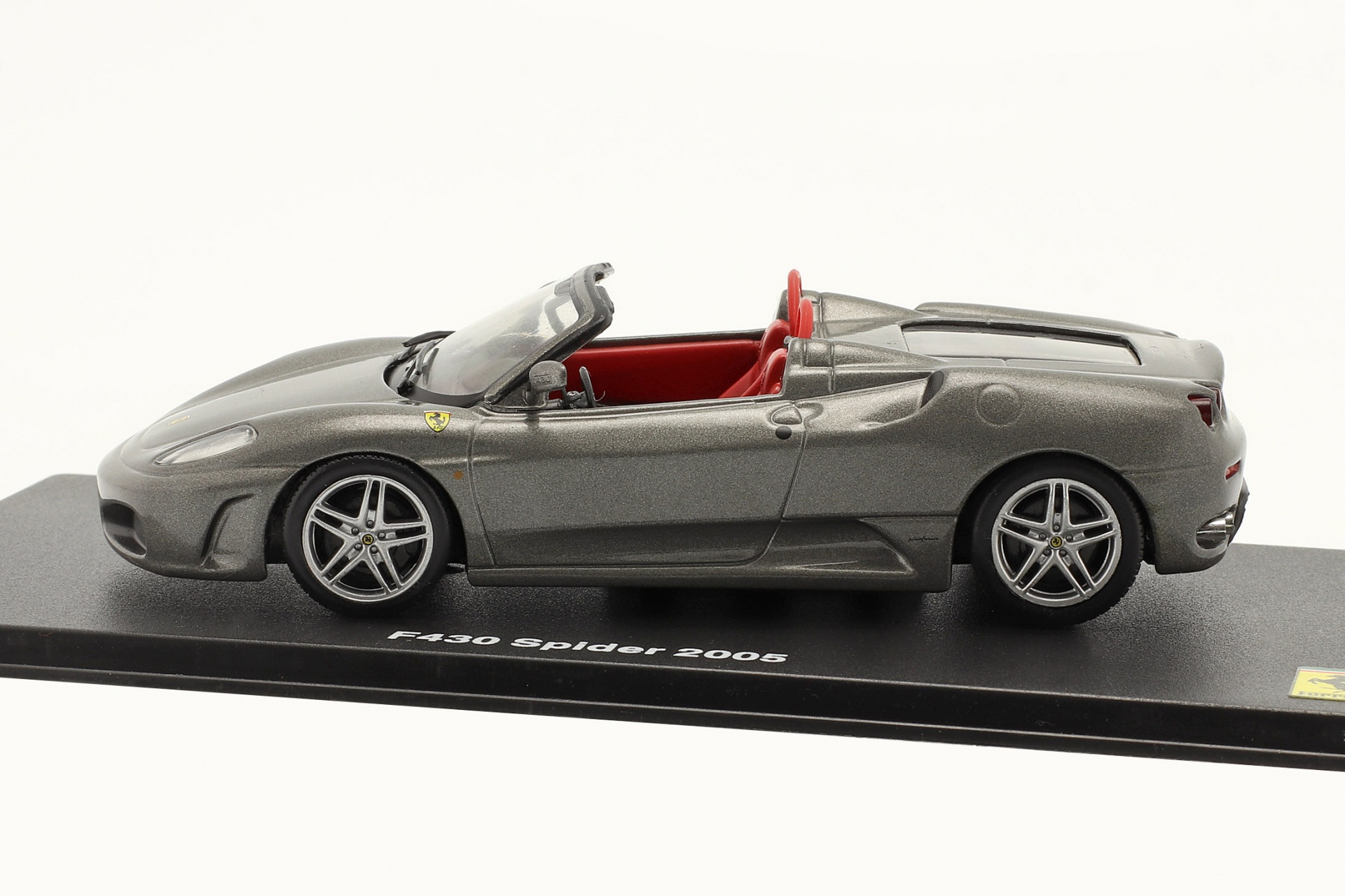 Ferrari F430 Spider Baujahr 2005 mit Vitrine grau metallic  