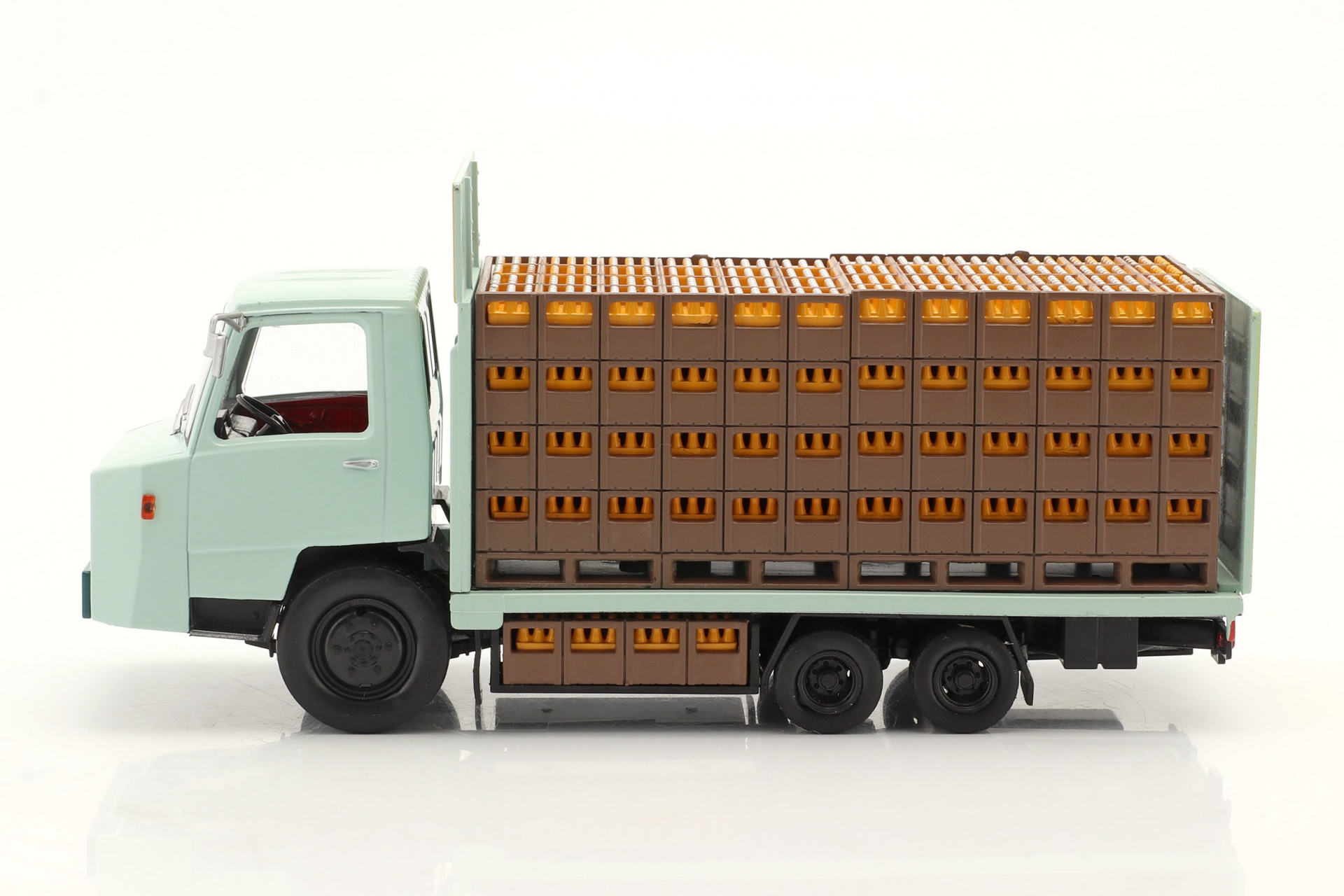 Berliet Tekel Getr&auml;nketransporter Baujahr 1966 hellblau  