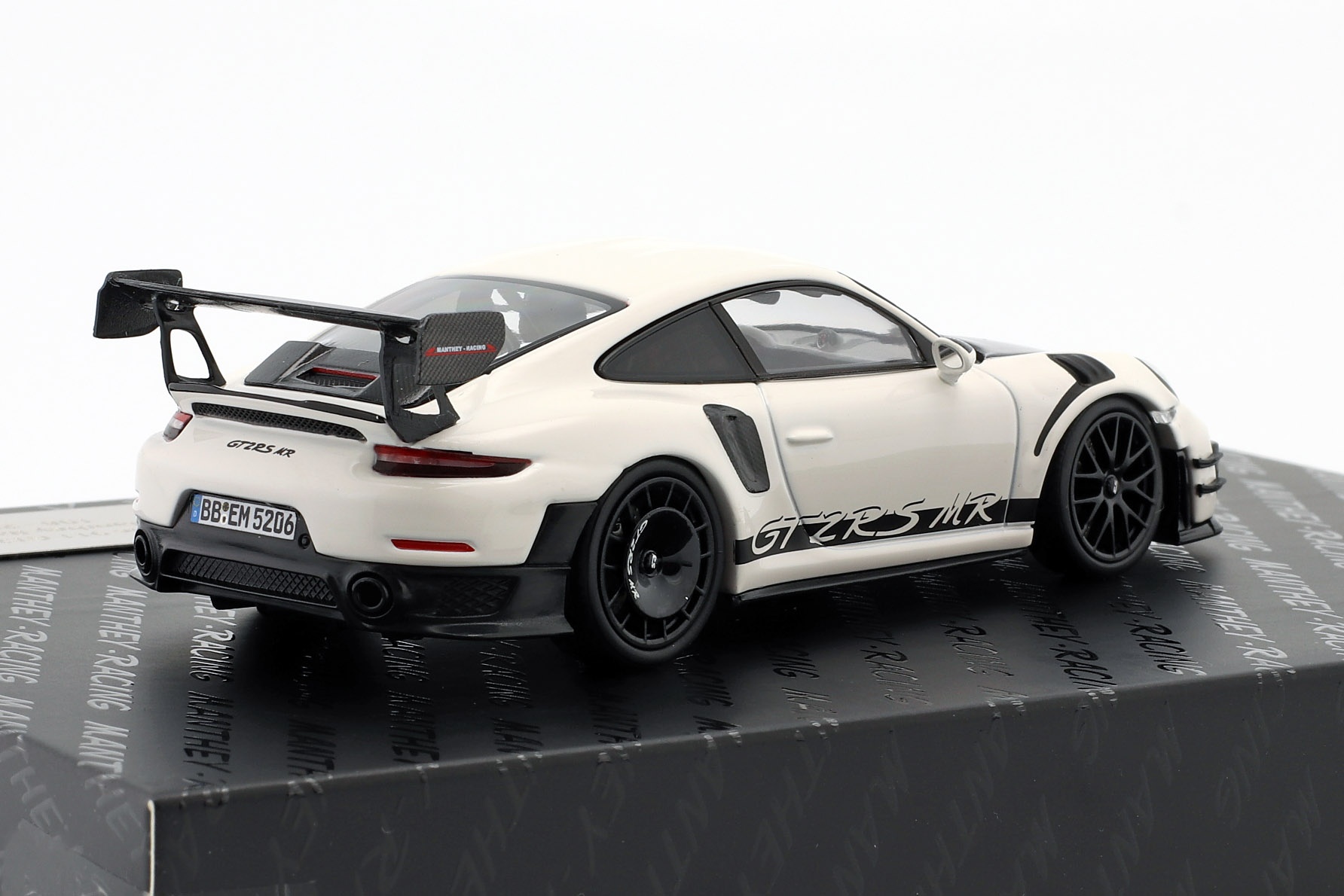 Porsche 911 (991 II) GT2 RS MR Manthey Racing wei&szlig; / schwarz  