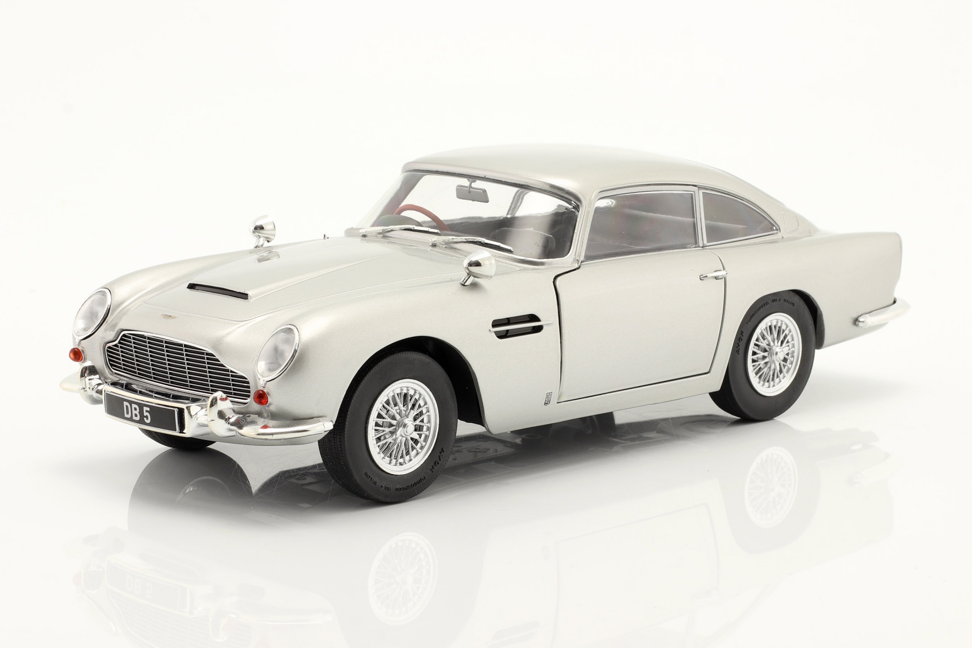 Aston Martin DB5 RHD Baujahr 1964 silbergrau metallic  