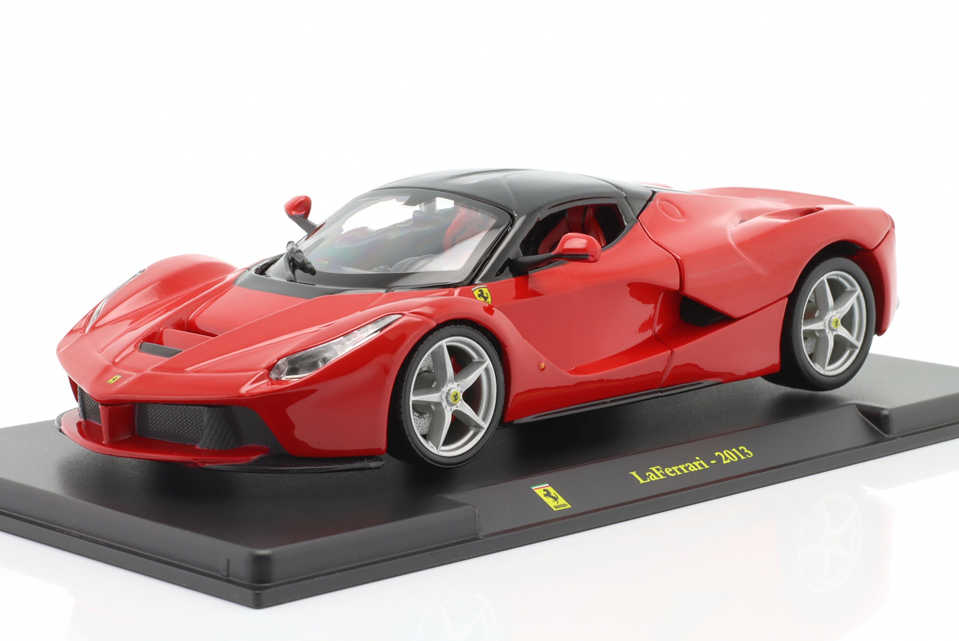 Ferrari LaFerrari Baujahr 2013 rot / schwarz  