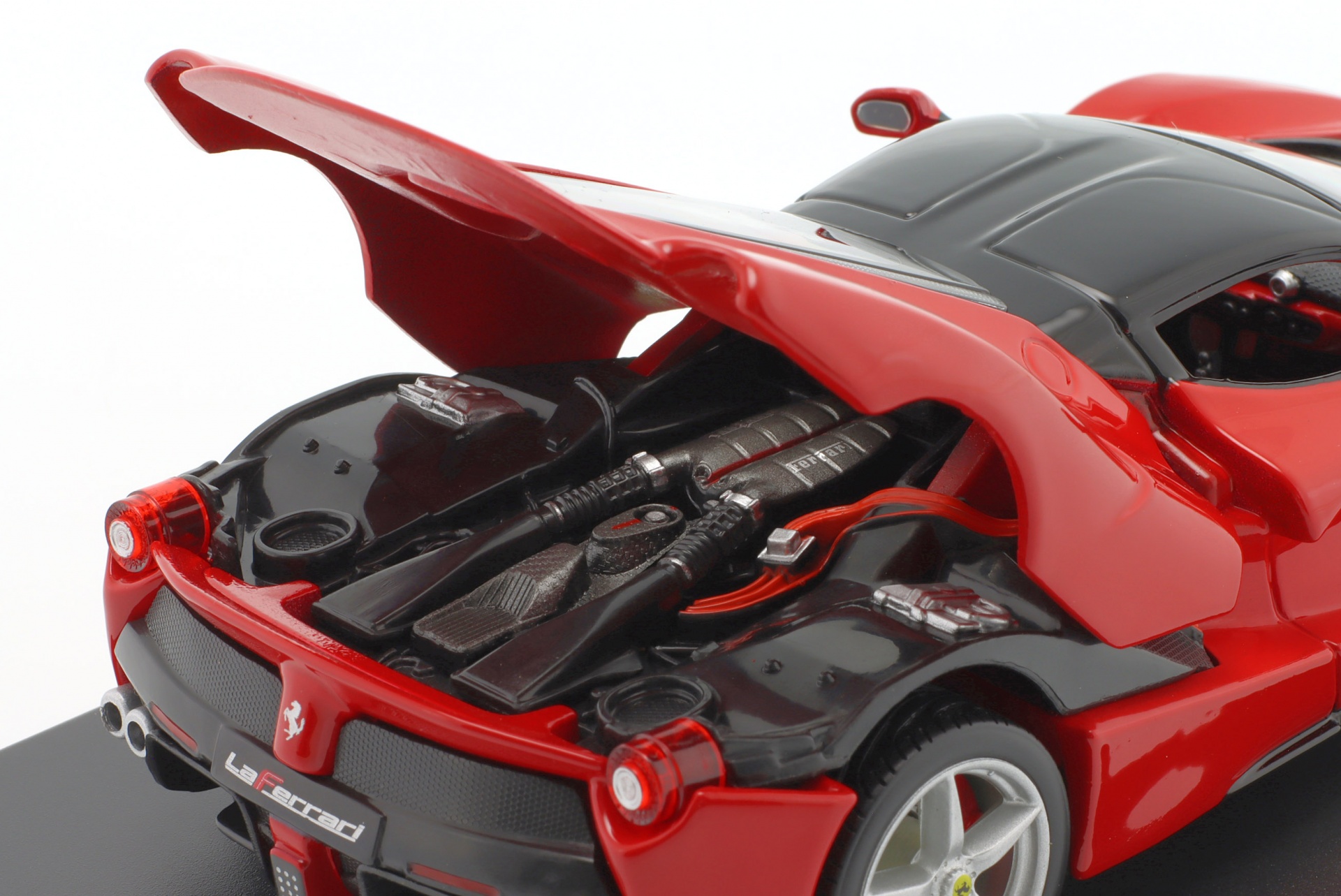 Ferrari LaFerrari Baujahr 2013 rot / schwarz  