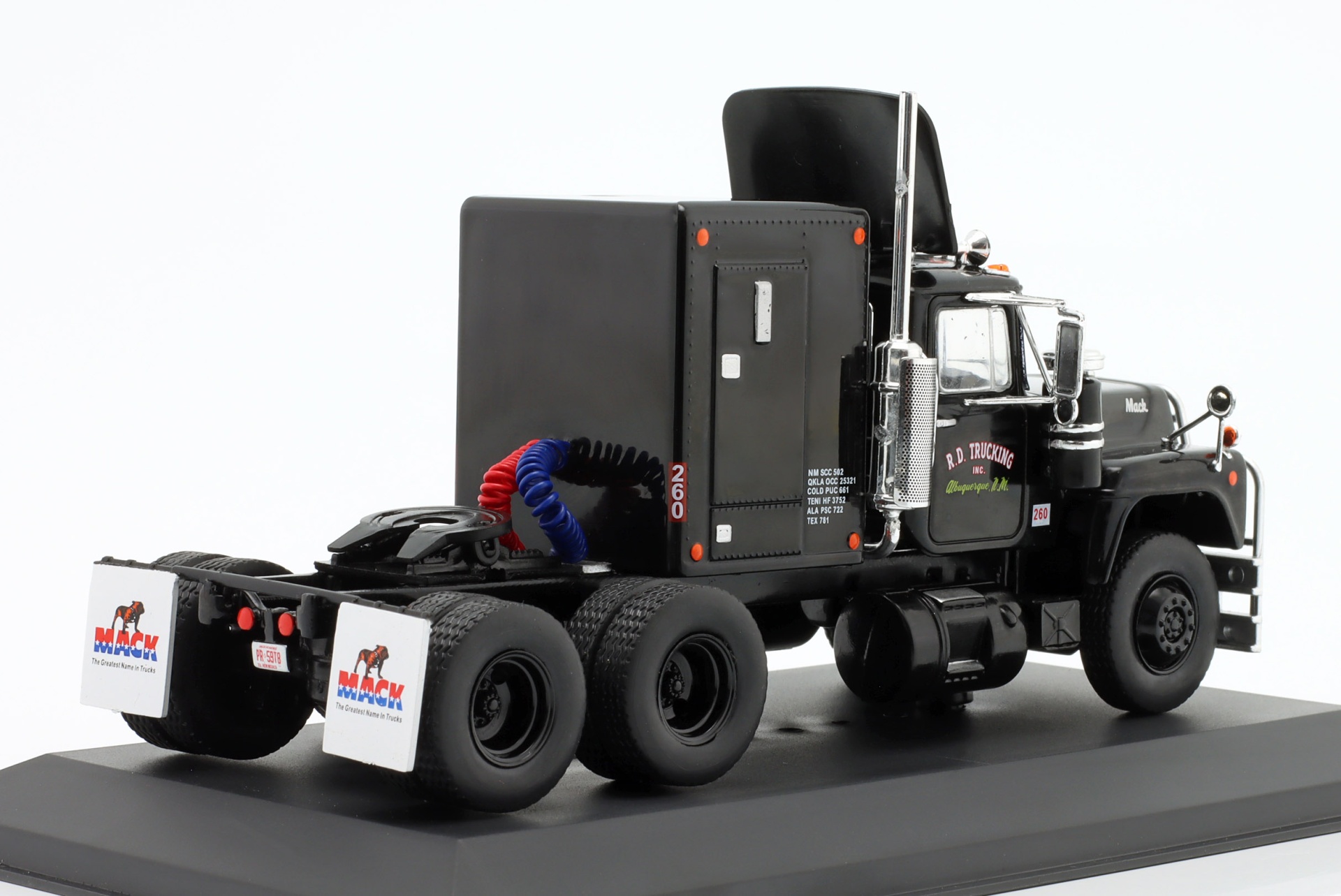 Mack R-Series Sattelzugmaschine Baujahr 1966 schwarz  