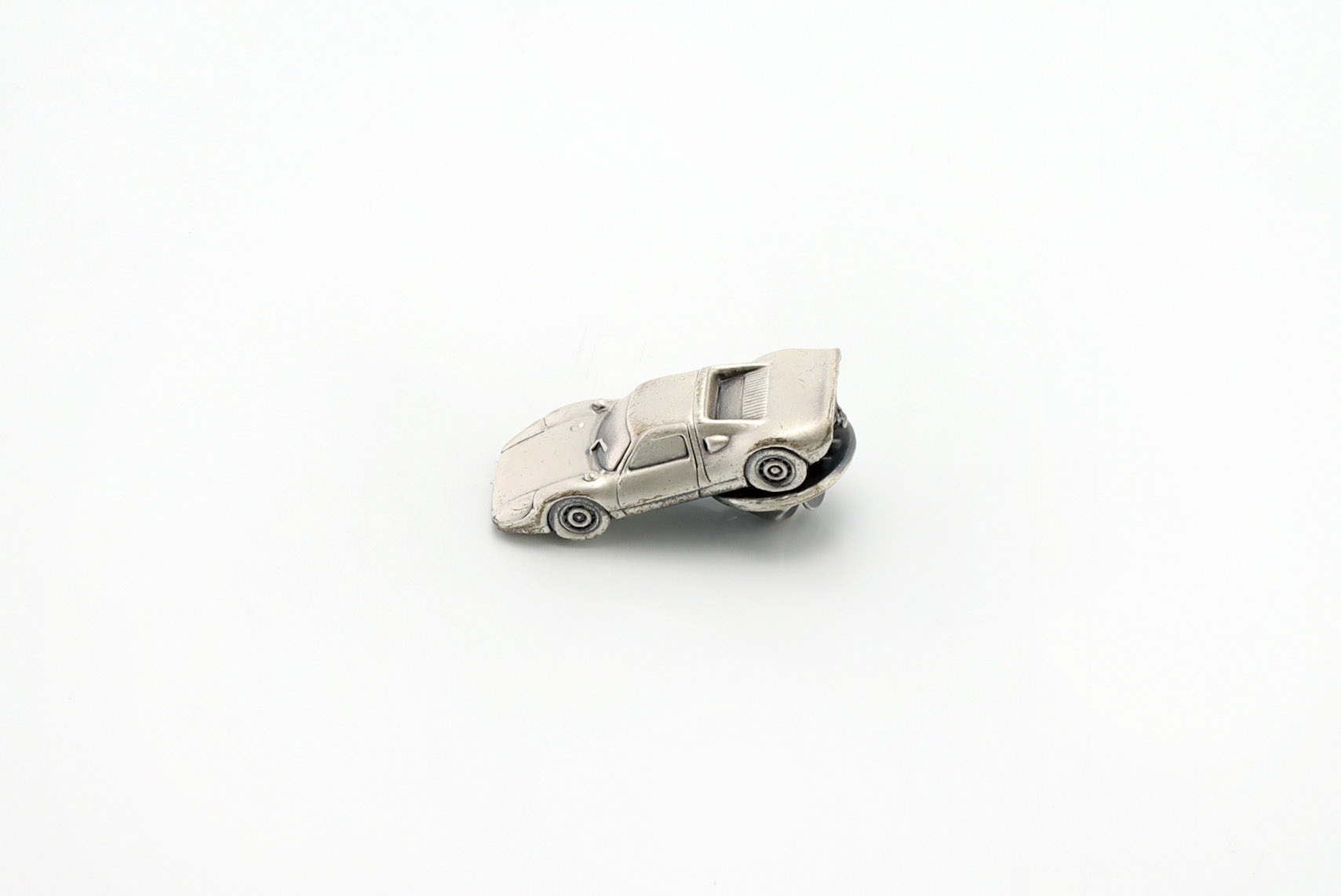 Pin Porsche 904 GTS silber