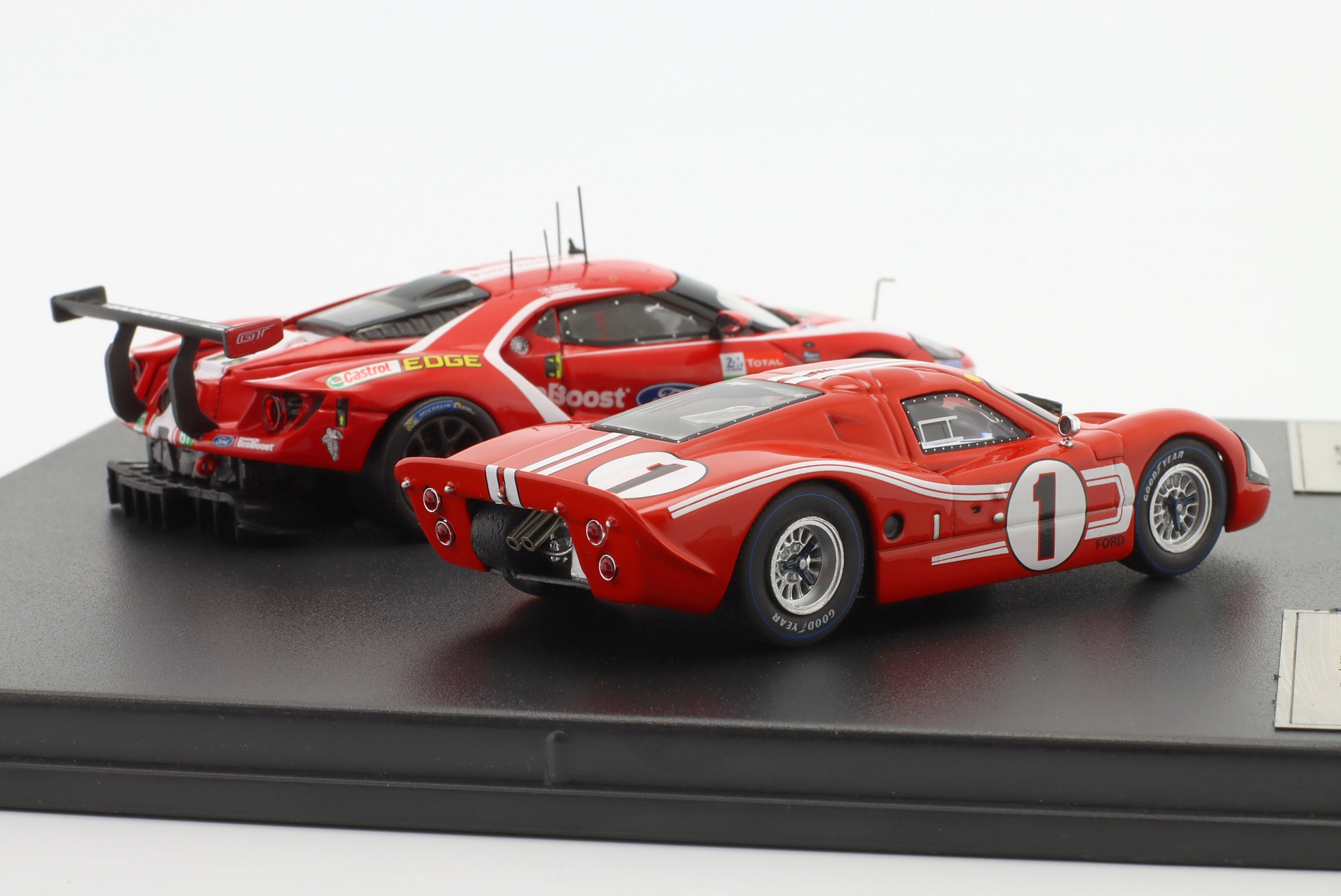 2-Car Set 24h LeMans: Ford GT40 #1 1967 & Ford GT #67 2019  
