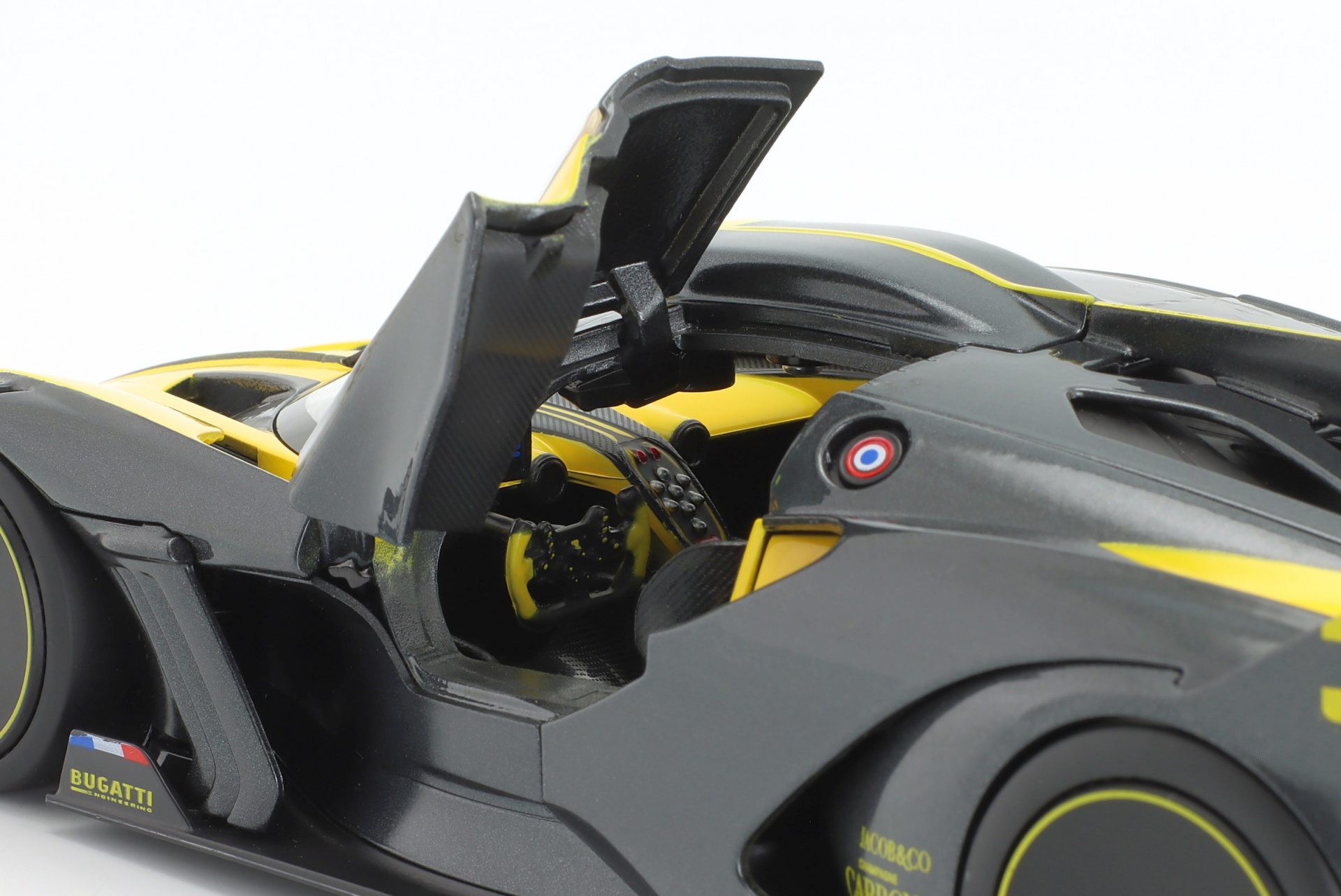 Bugatti Bolide W16.4 Baujahr 2020 gelb / carbon  