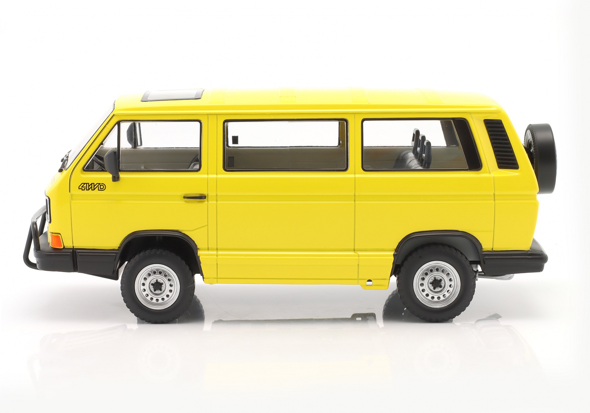 Volkswagen VW Bus T3 Syncro Baujahr 1987 gelb  