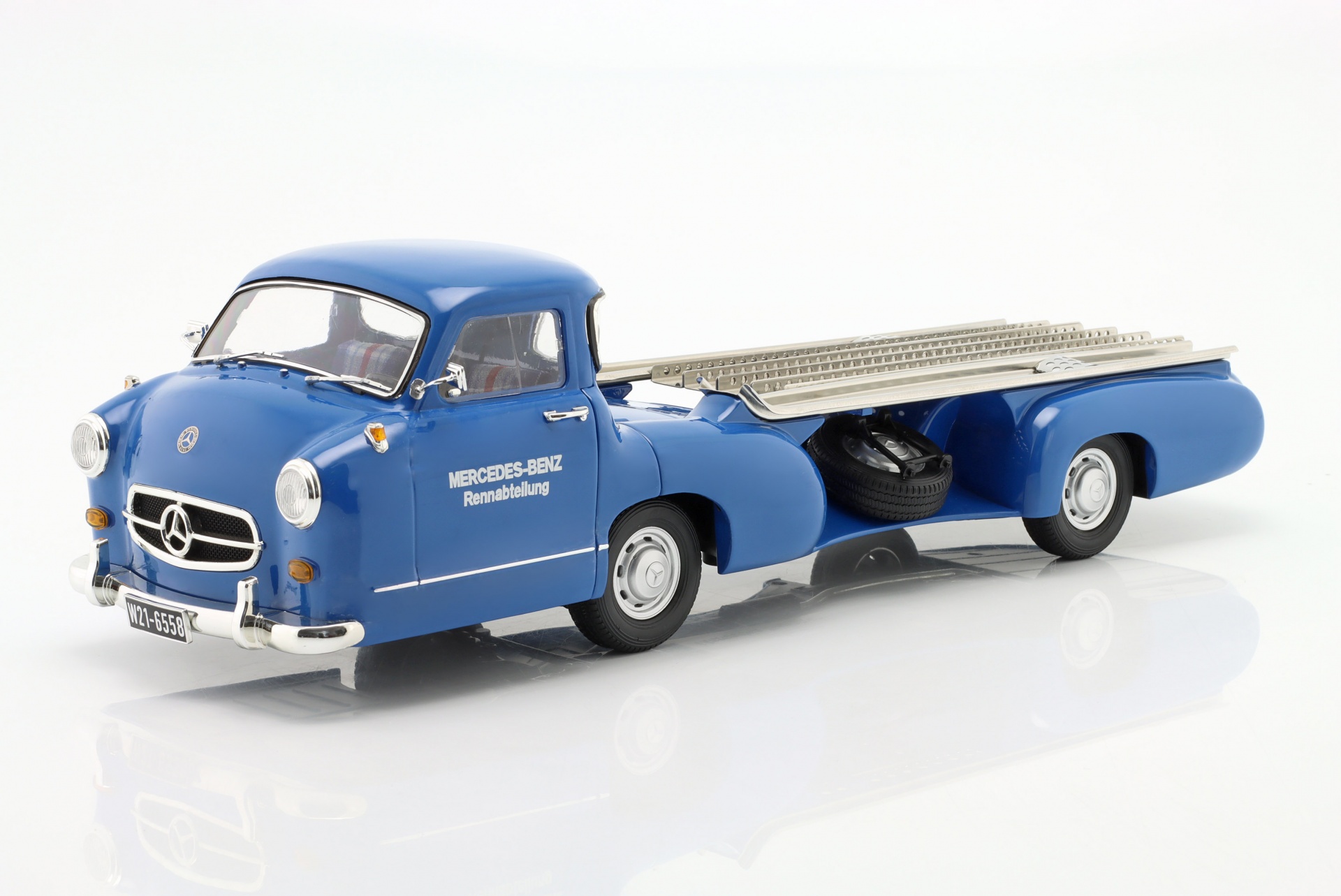Mercedes-Benz Renntransporter Das blaue Wunder Baujahr 1955 blau  