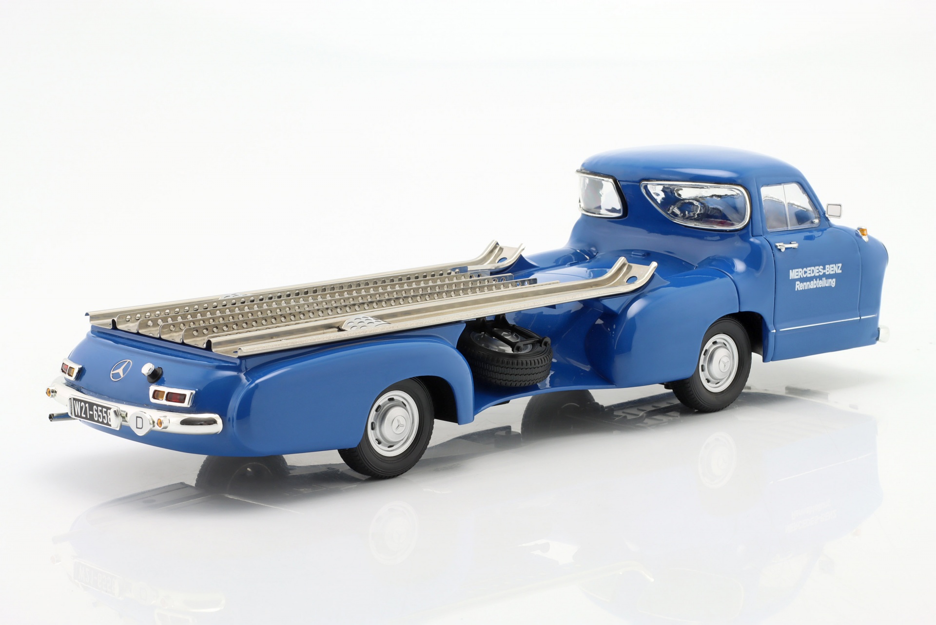 Mercedes-Benz Renntransporter Das blaue Wunder Baujahr 1955 blau  