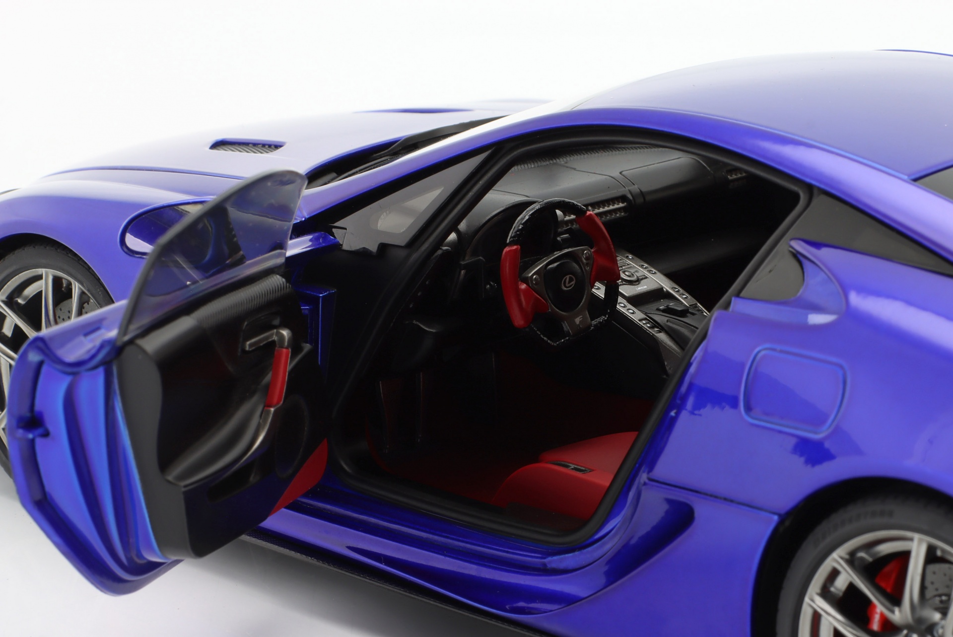 Lexus LFA Baujahr 2010 perlblau  